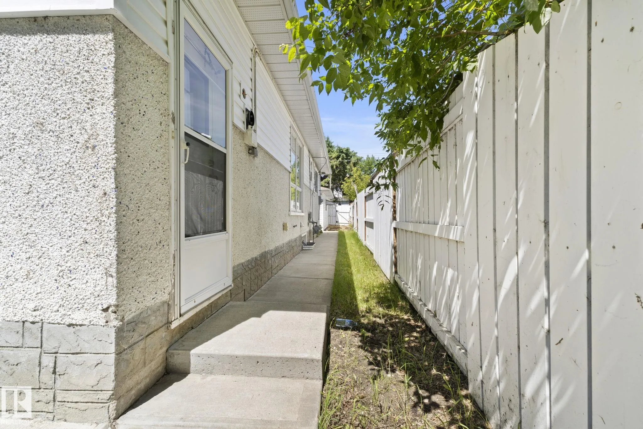 10602 100 Avenue