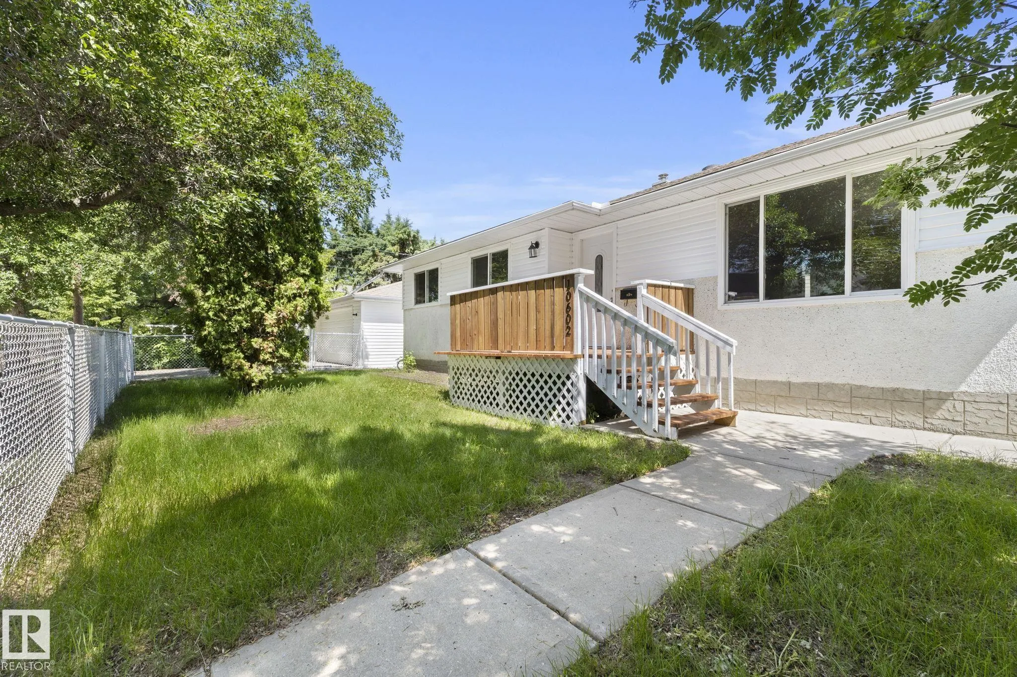 10602 100 Avenue