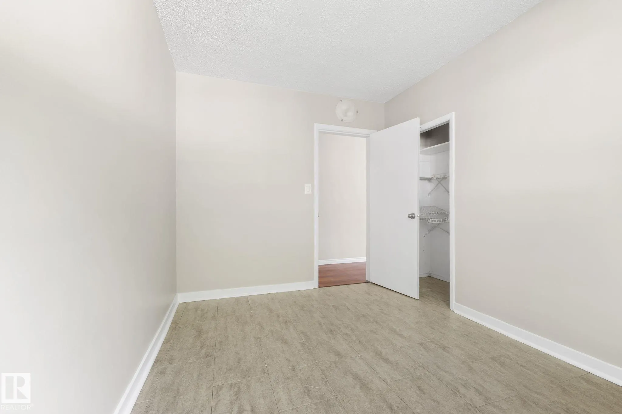 10602 100 Avenue