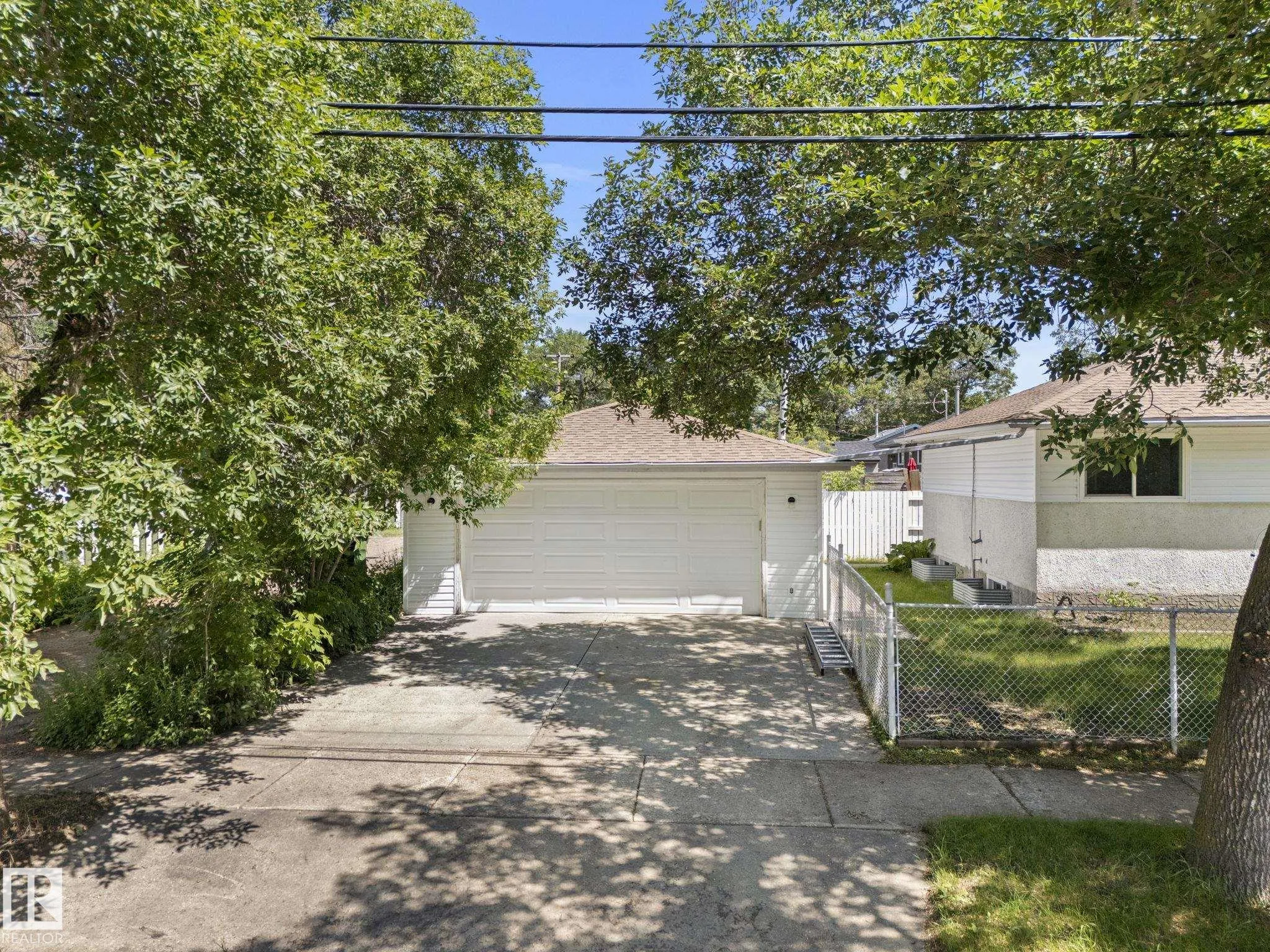 10602 100 Avenue