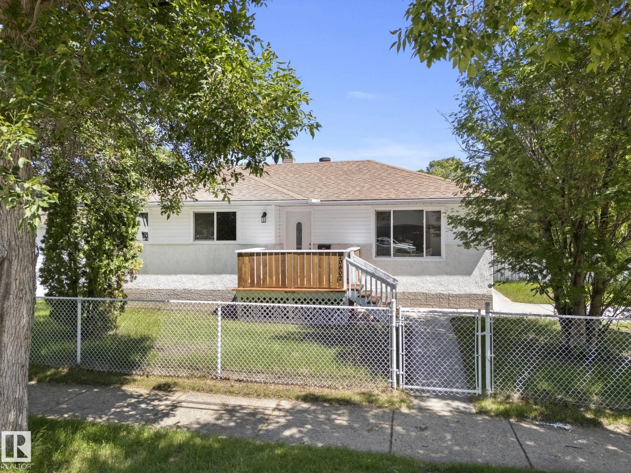 10602 100 Avenue