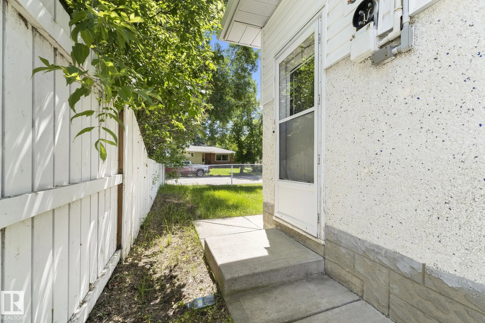 10602 100 Avenue