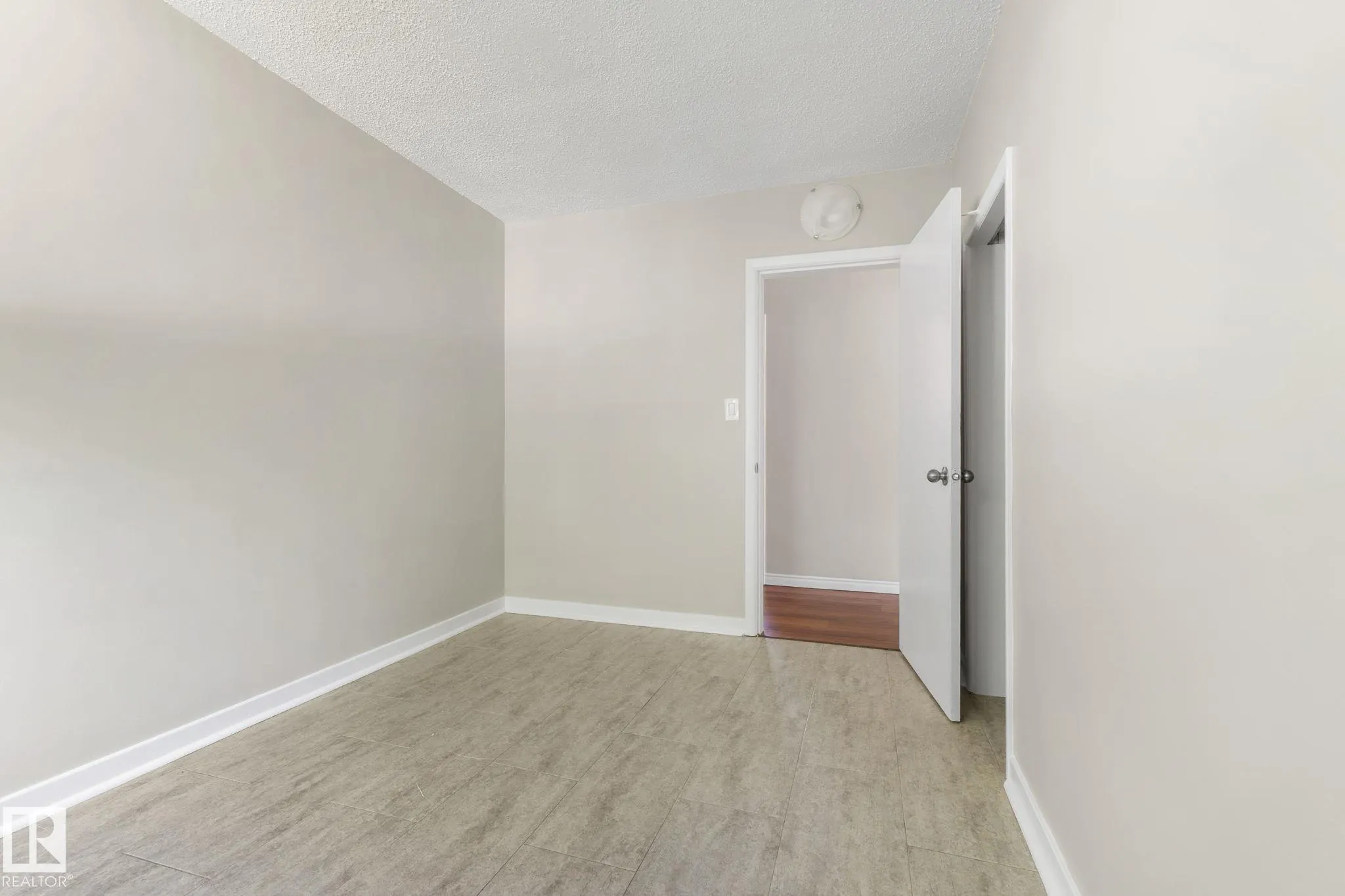 10602 100 Avenue