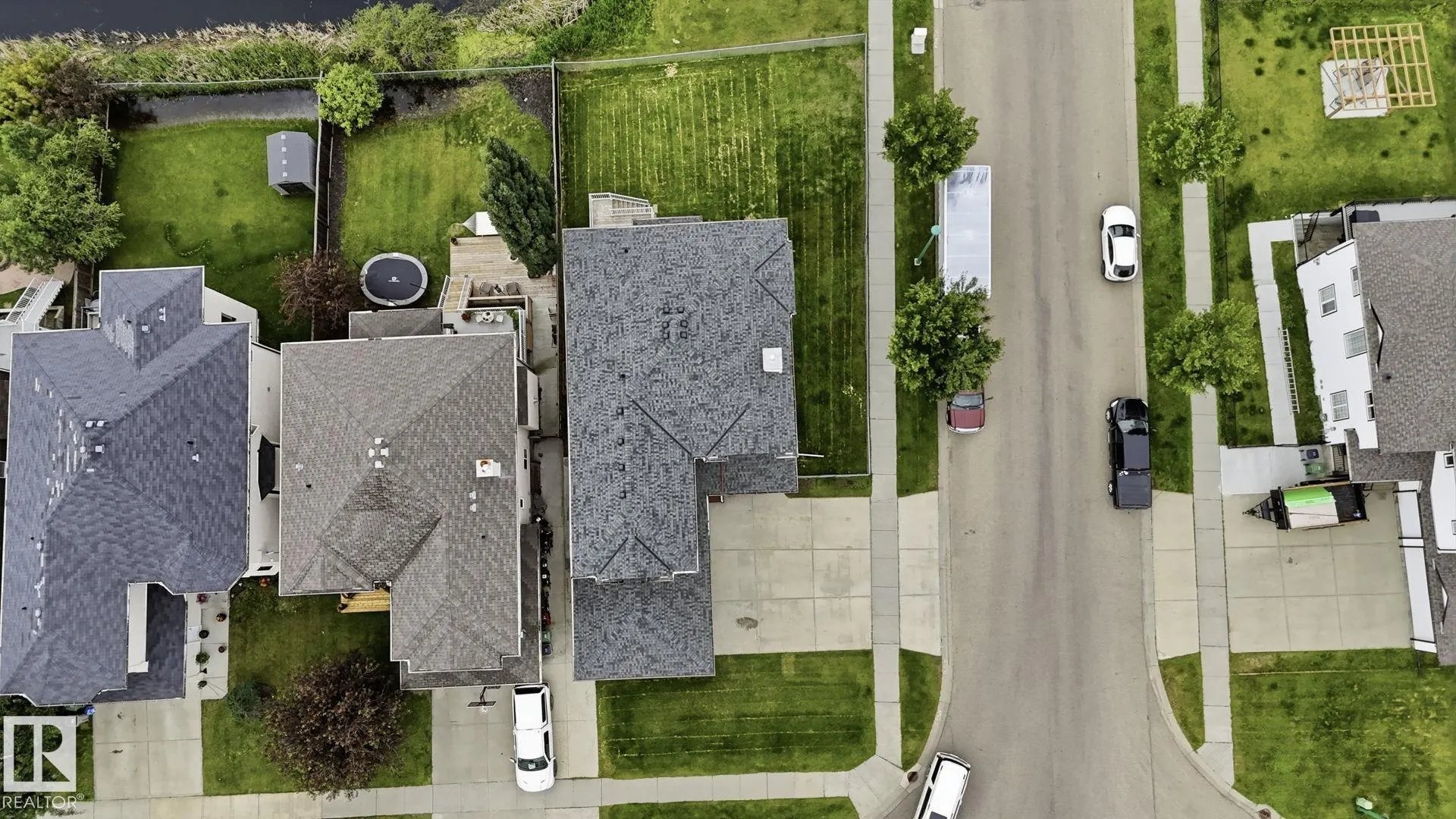 98 LAKELAND Drive