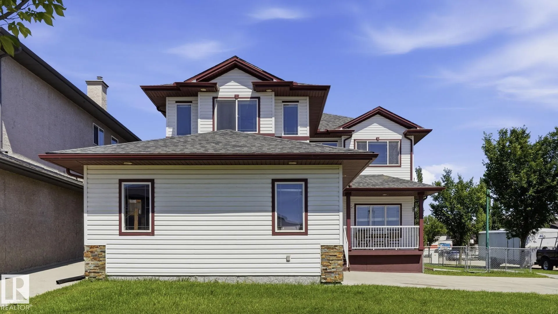 98 LAKELAND Drive