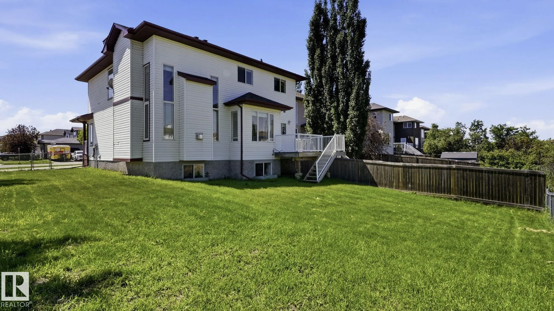98 LAKELAND Drive