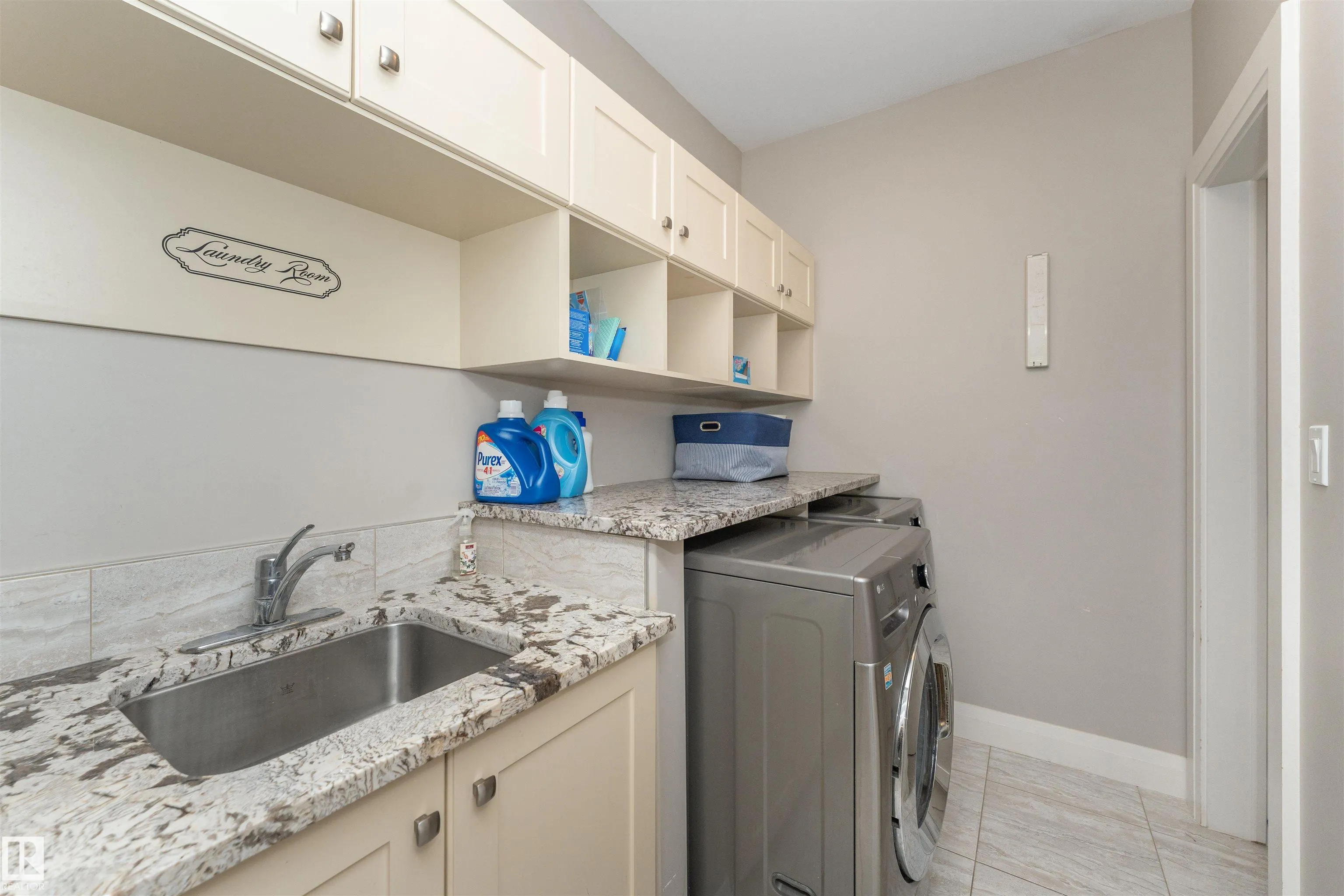 3503 WATSON Point(e)