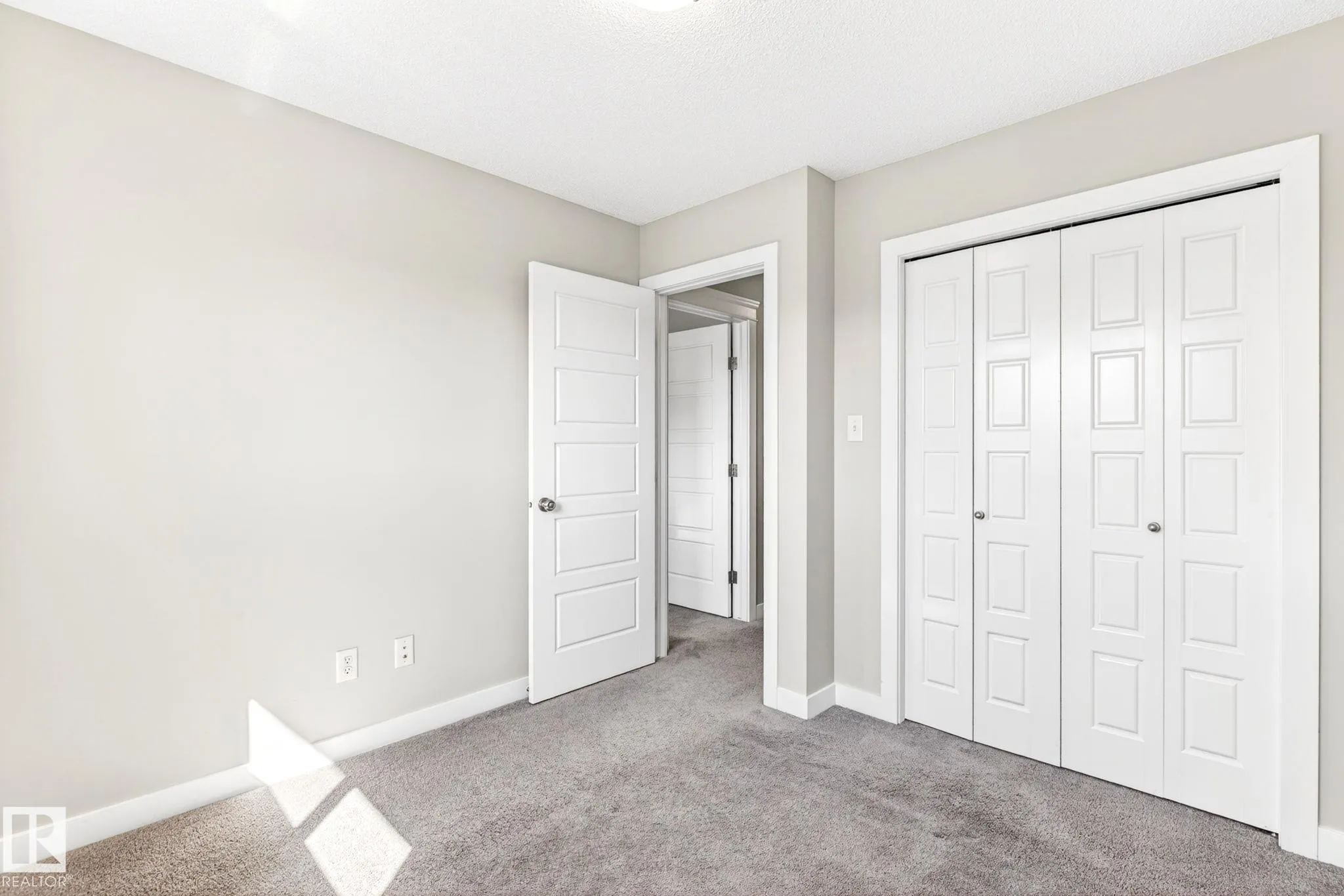 5828 65 Street