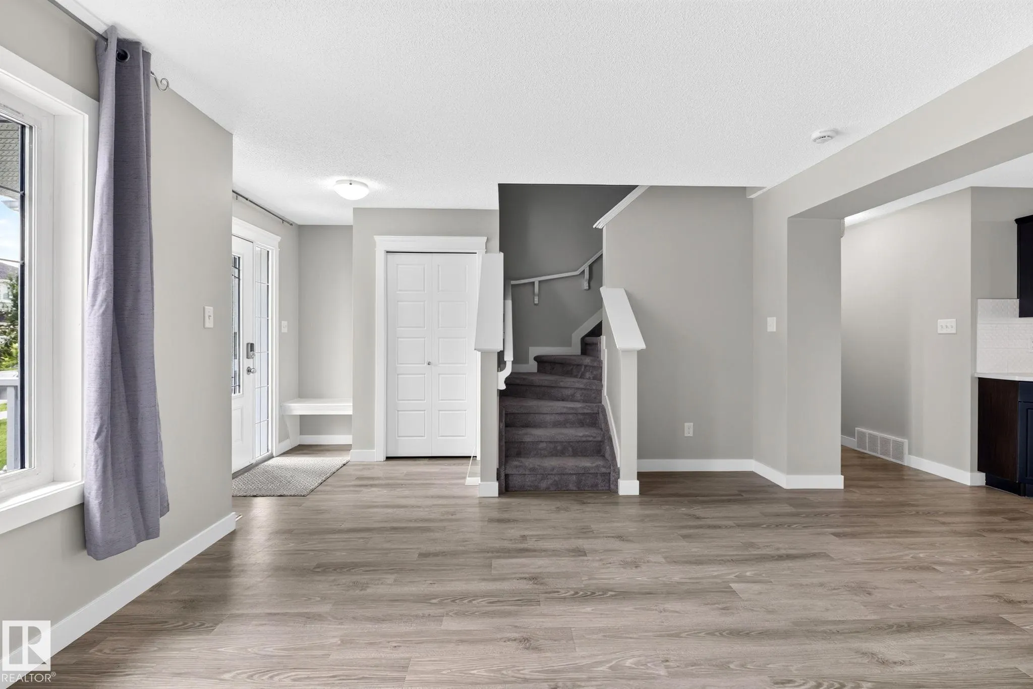 5828 65 Street