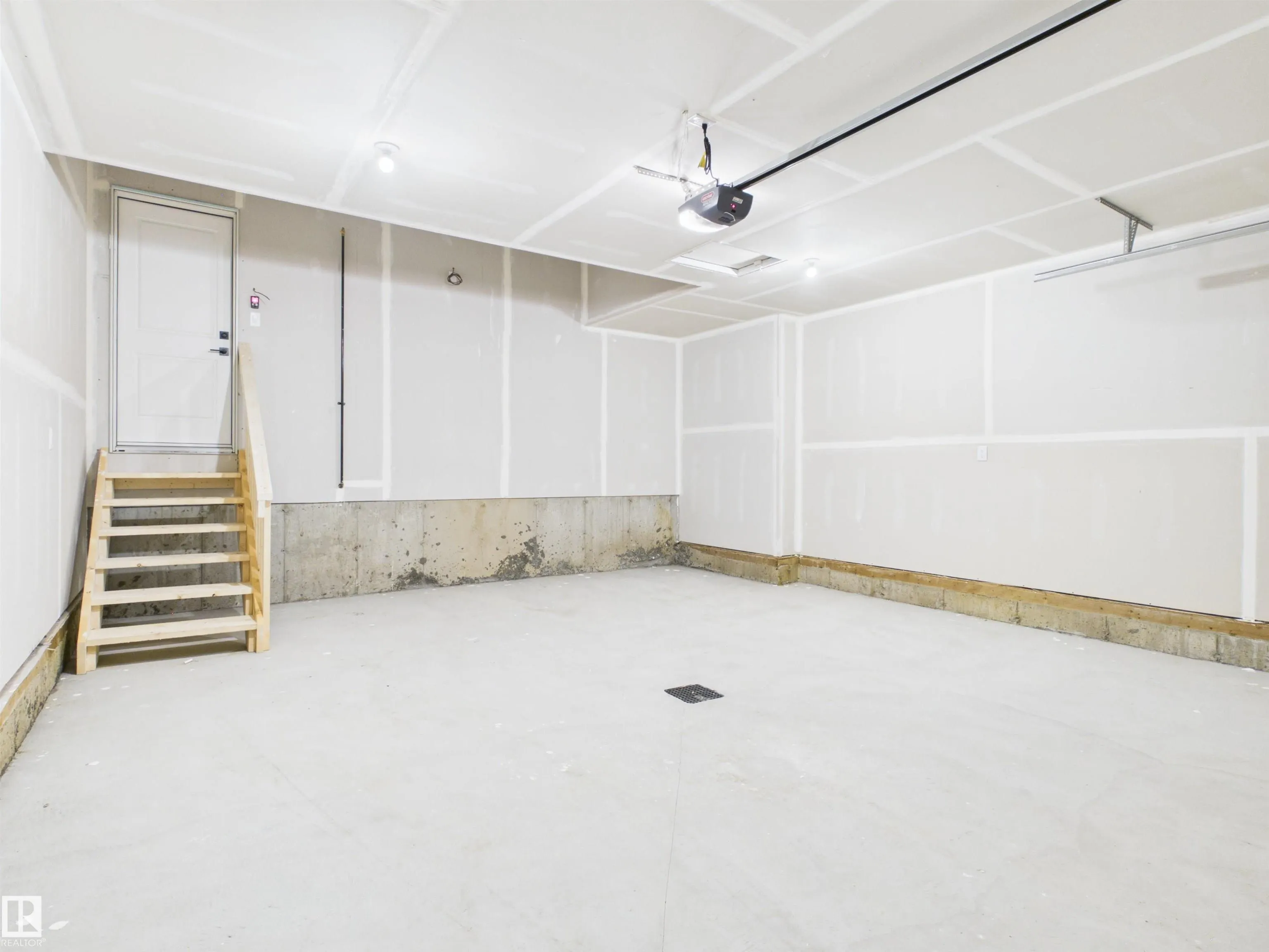 139 FICUS Way
