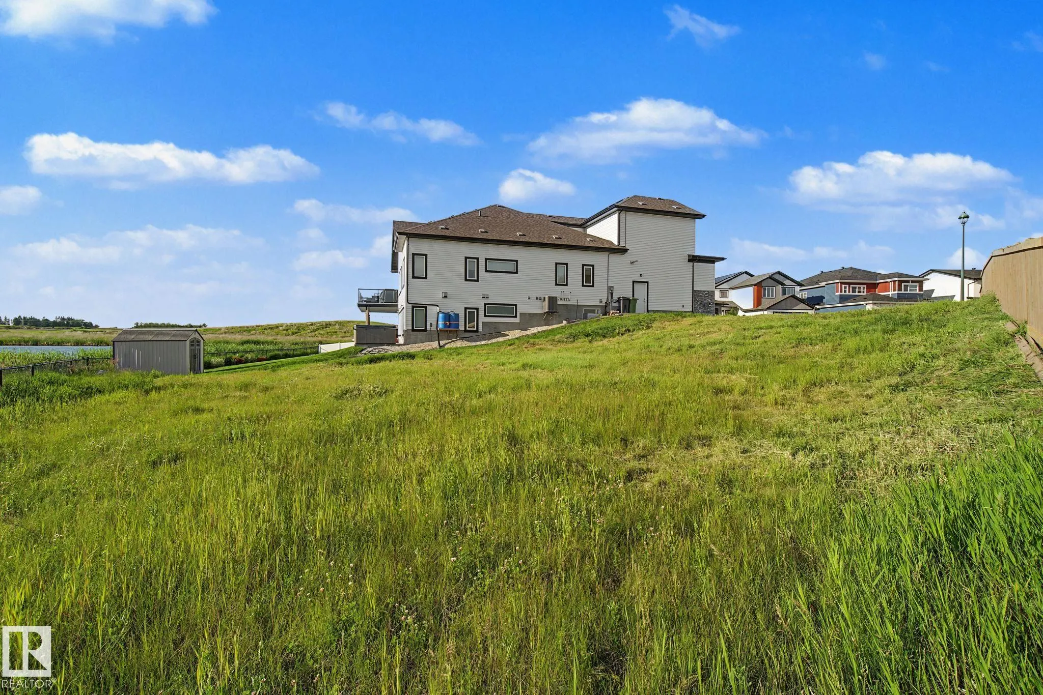 27 LAKESHORE Cove