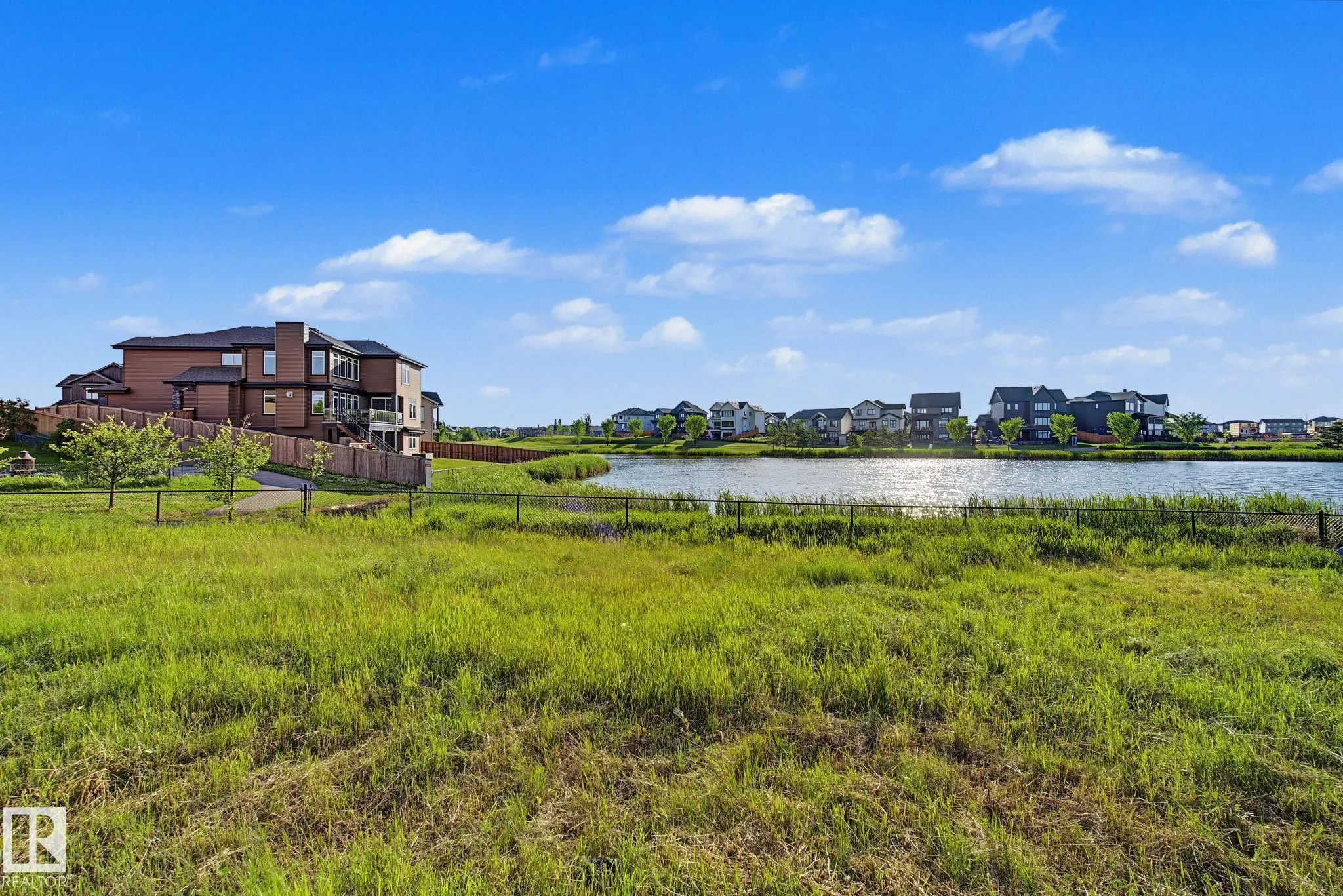 27 LAKESHORE Cove