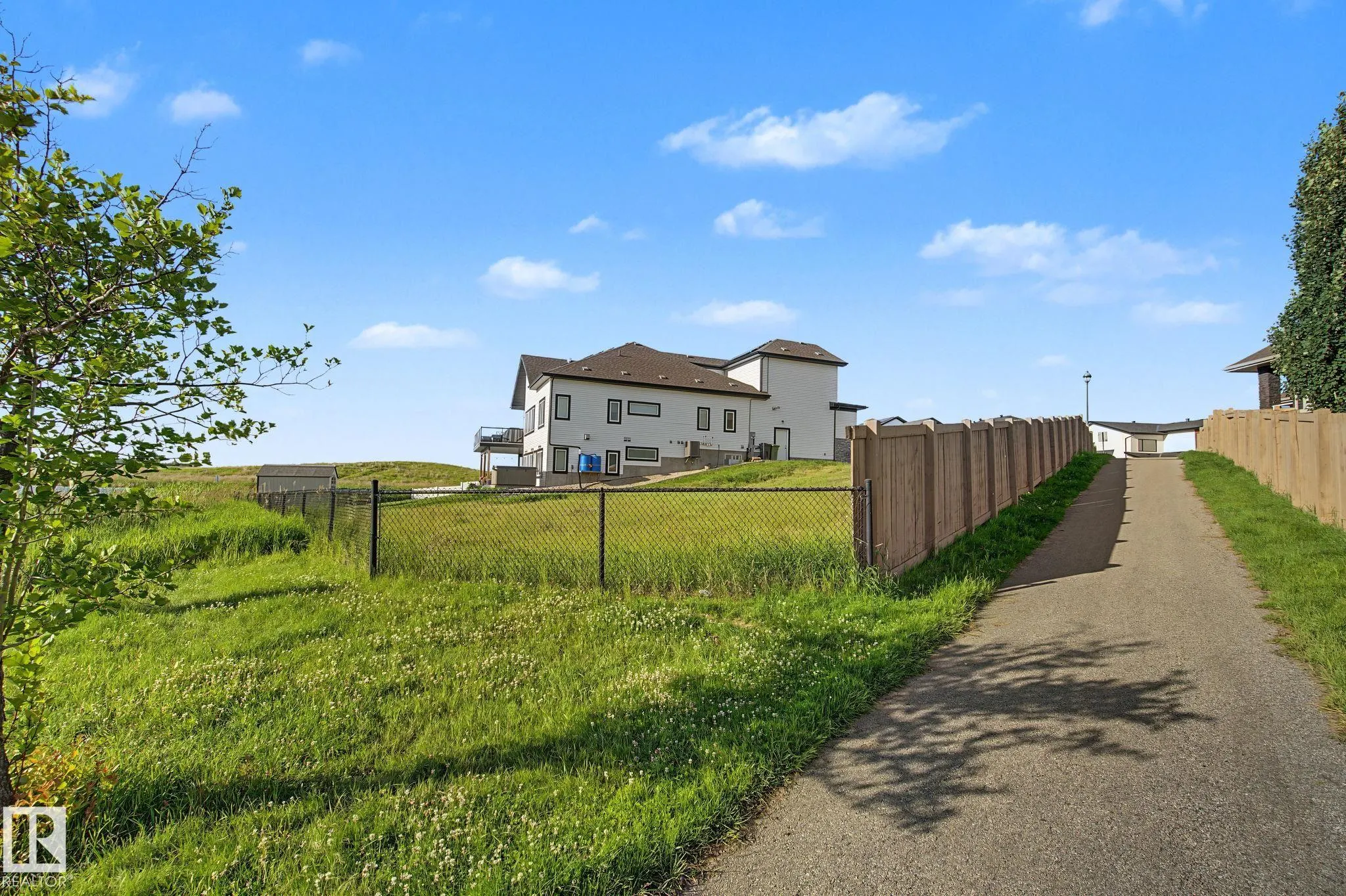 27 LAKESHORE Cove