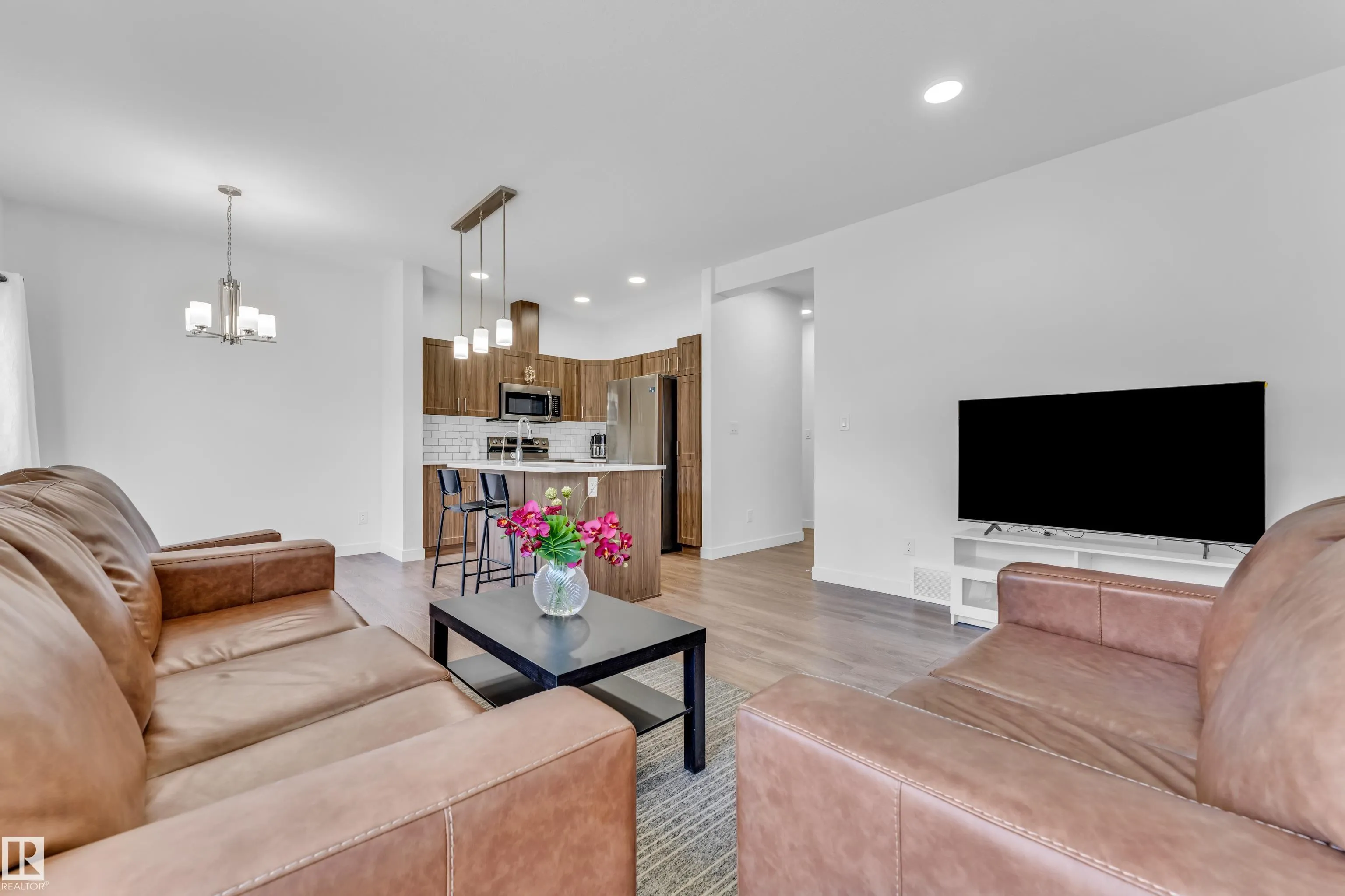 603 ORCHARDS Boulevard