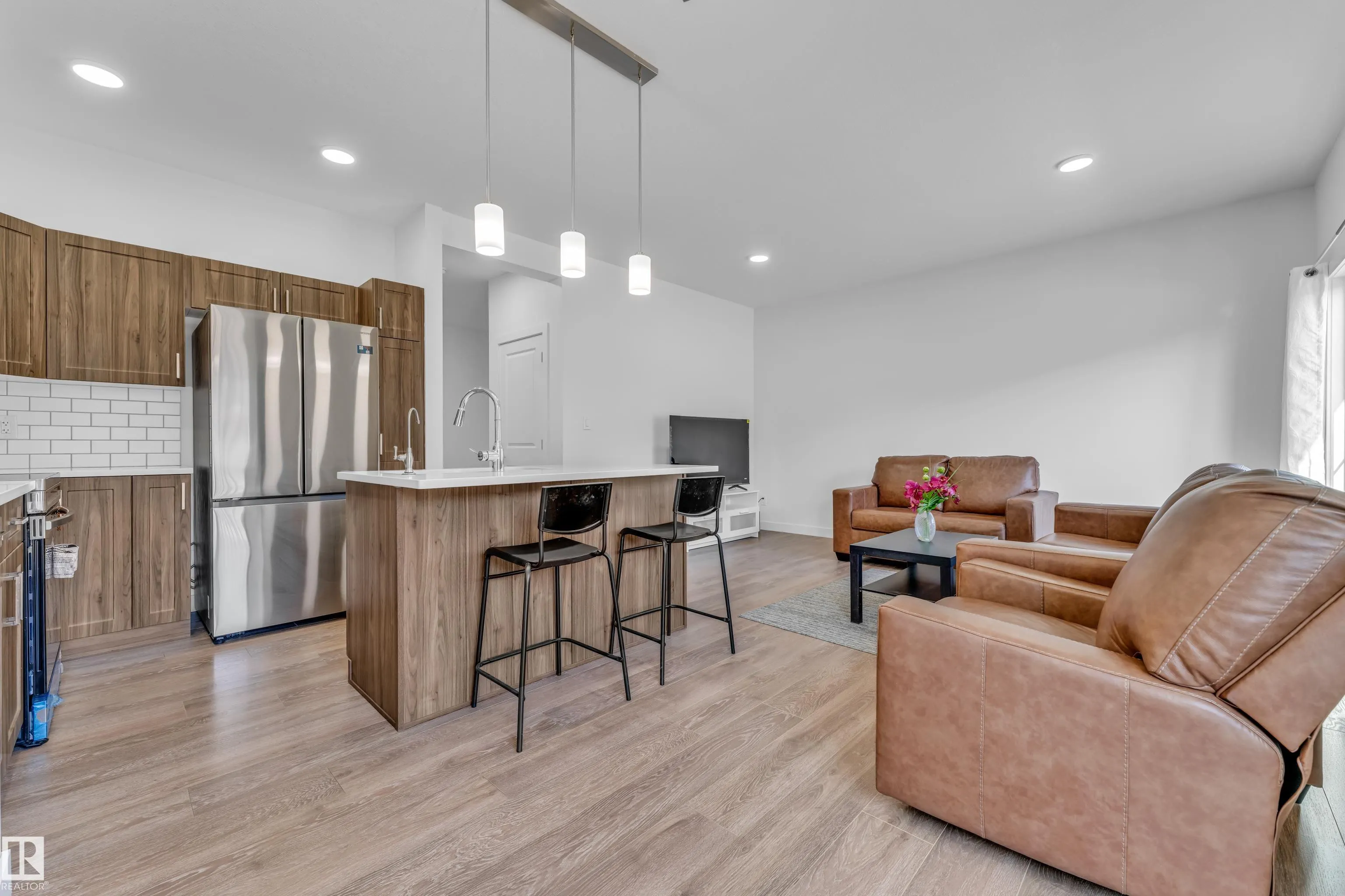 603 ORCHARDS Boulevard