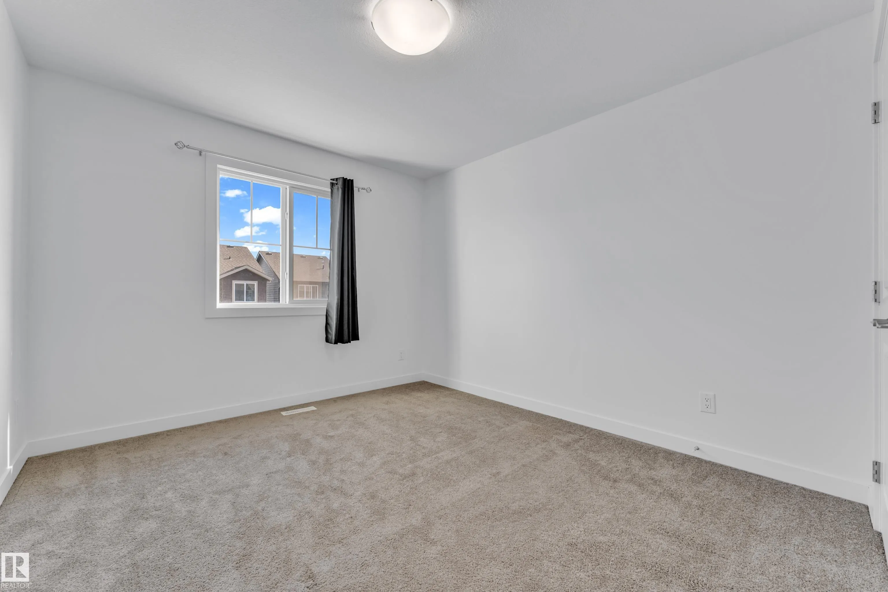 603 ORCHARDS Boulevard