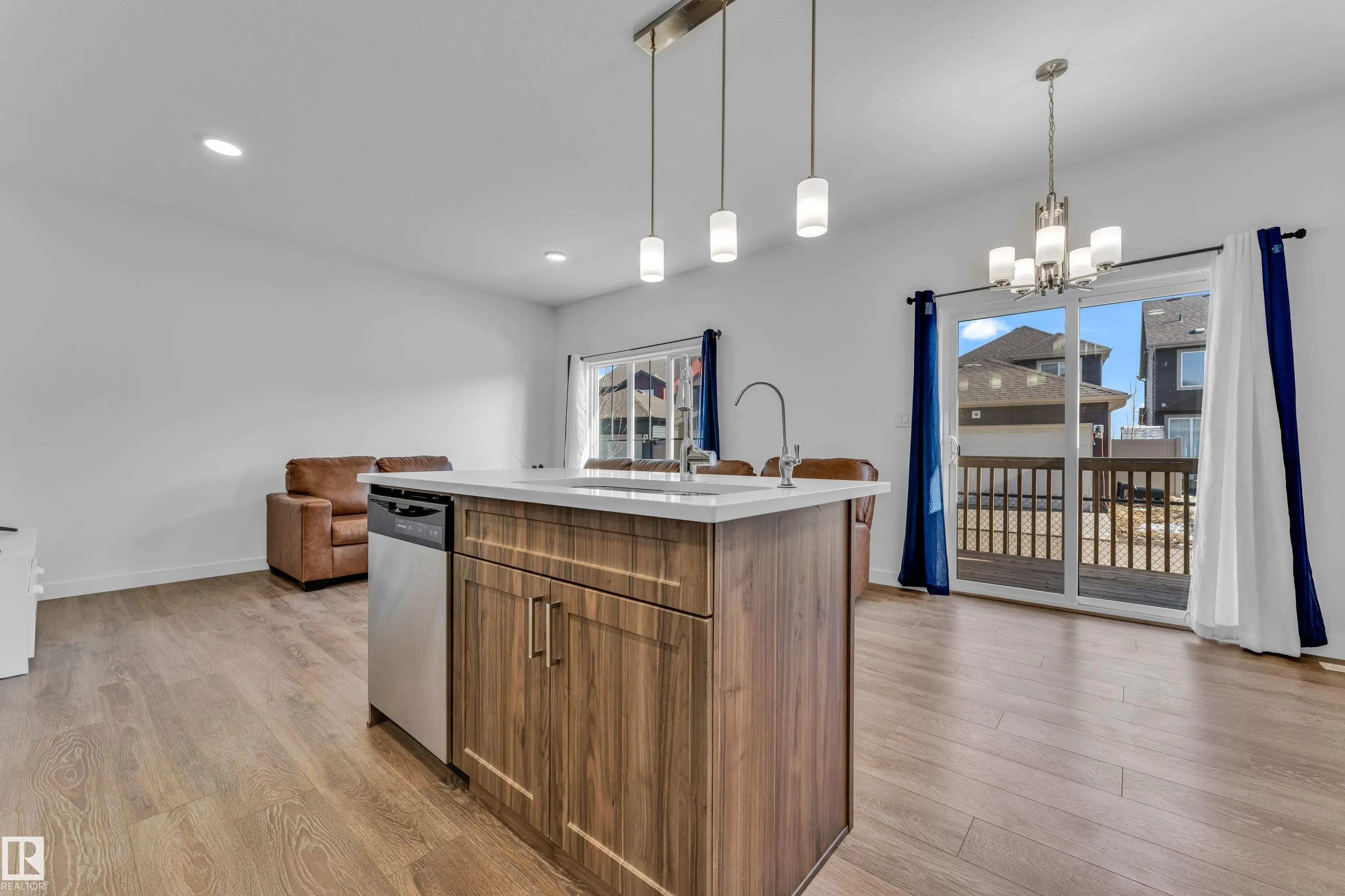 603 ORCHARDS Boulevard