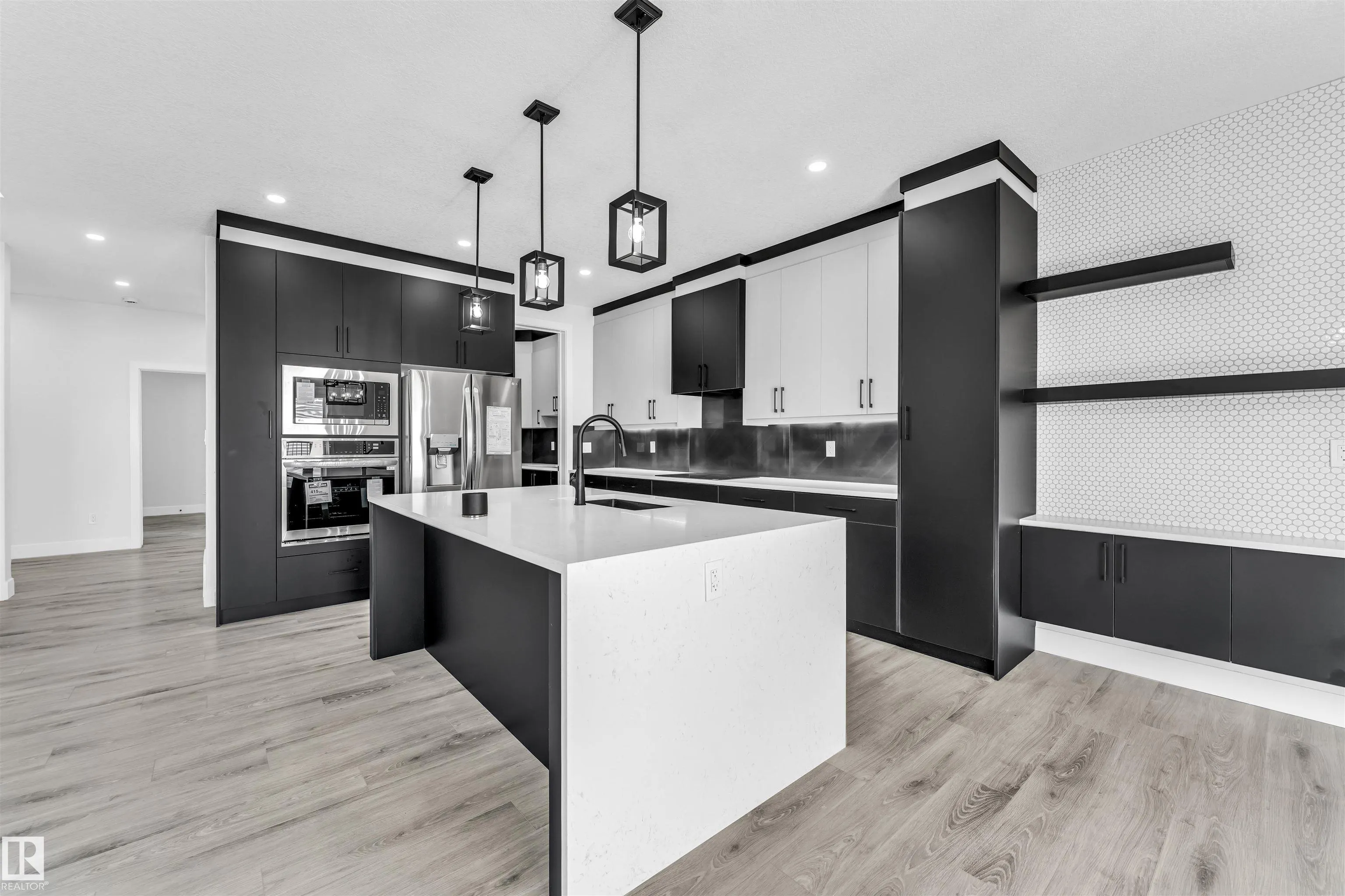 11 SOUTHBRIDGE CRT