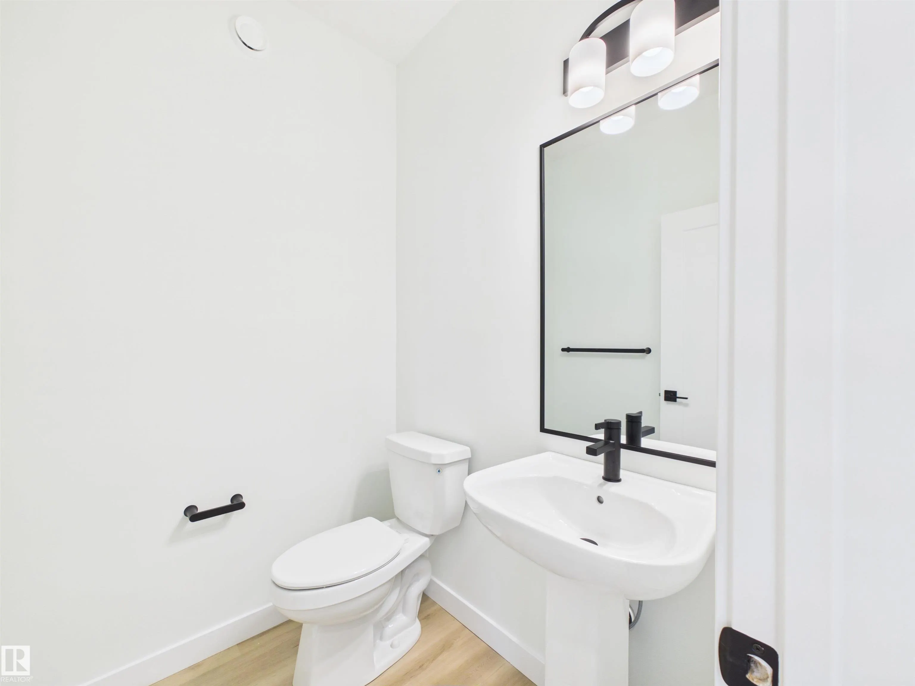 50 WILLOW Link