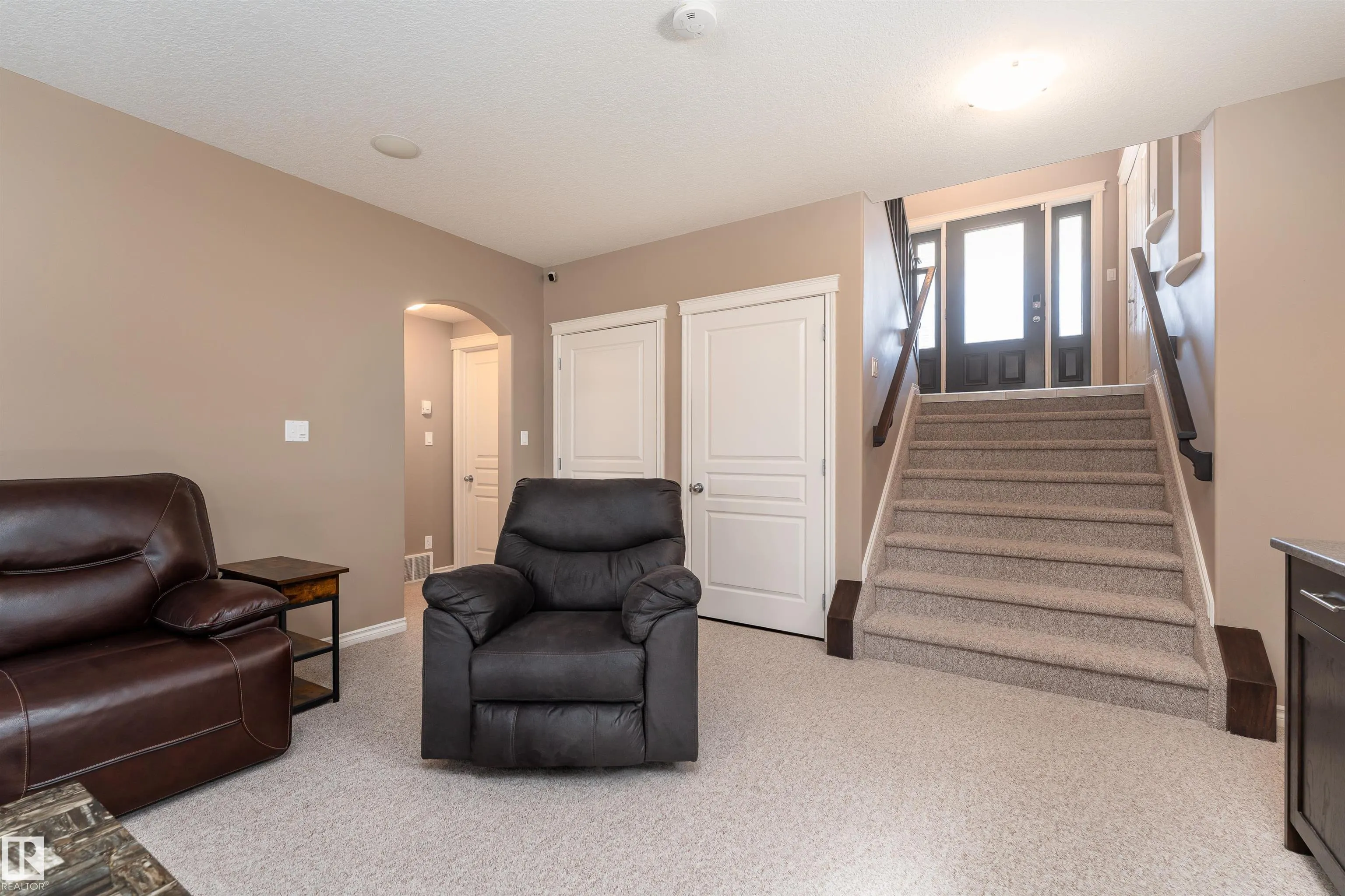 4206 TRIOMPHE Point(e)