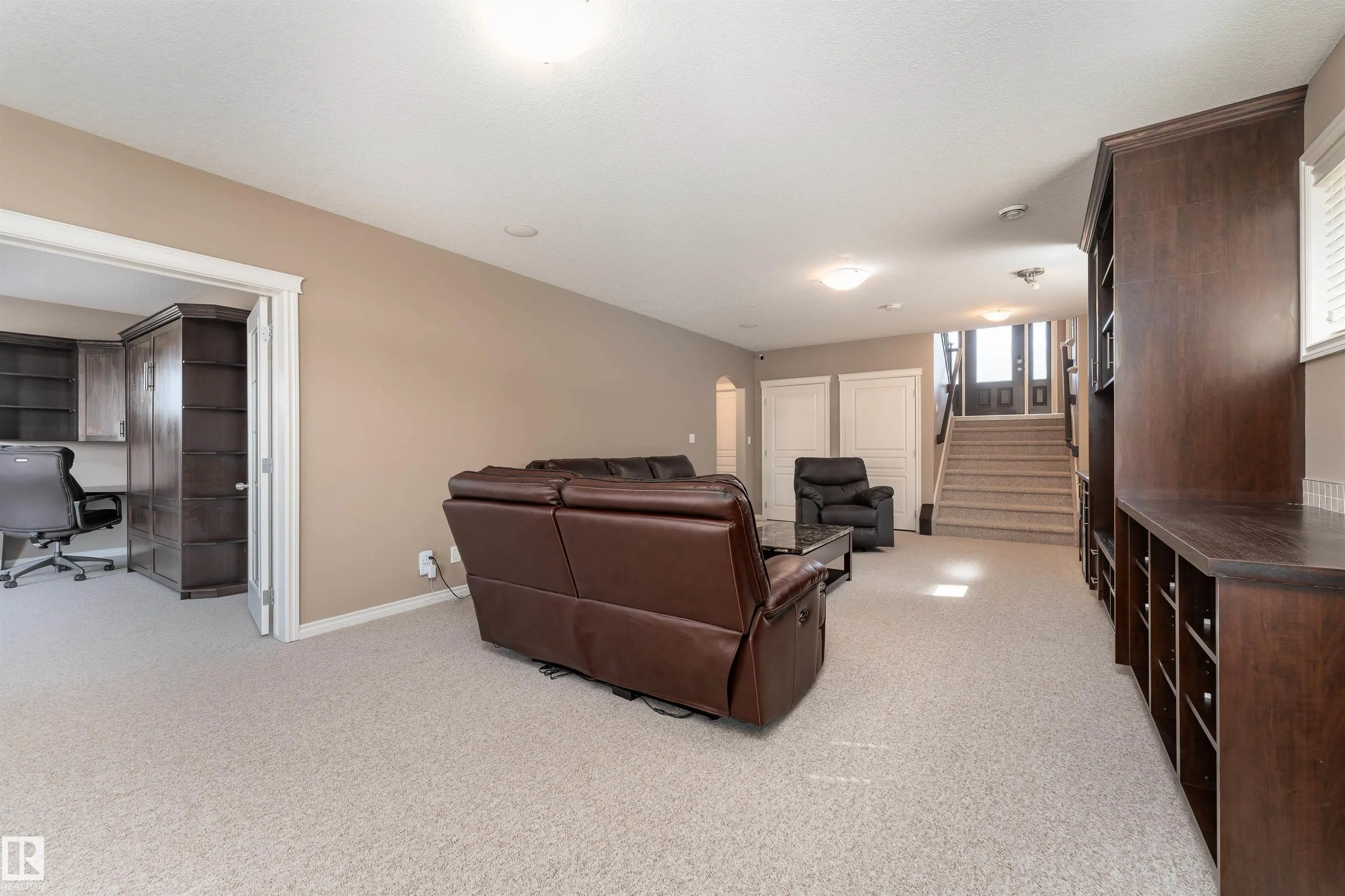 4206 TRIOMPHE Point(e)