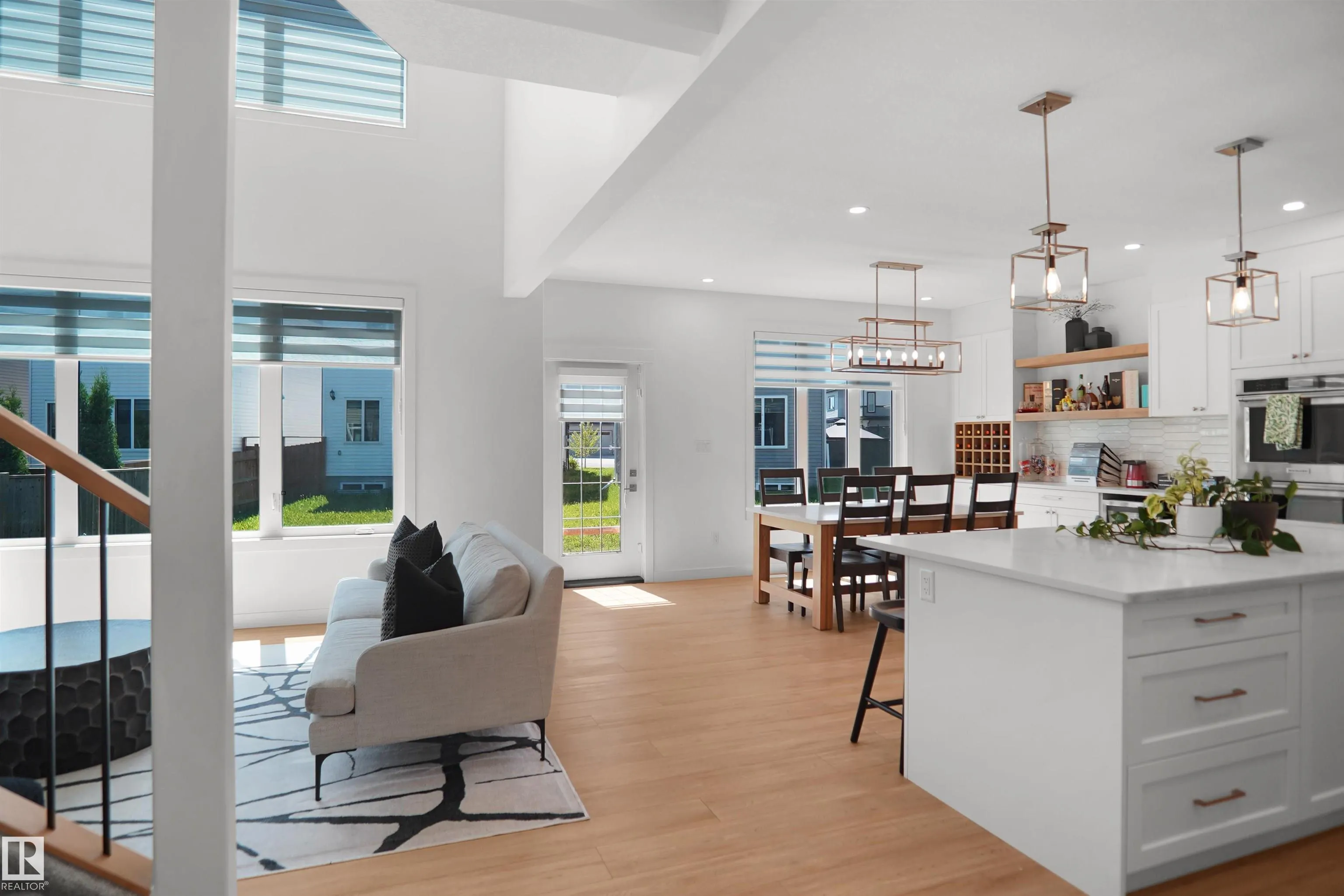 5802 SOLEIL Boulevard