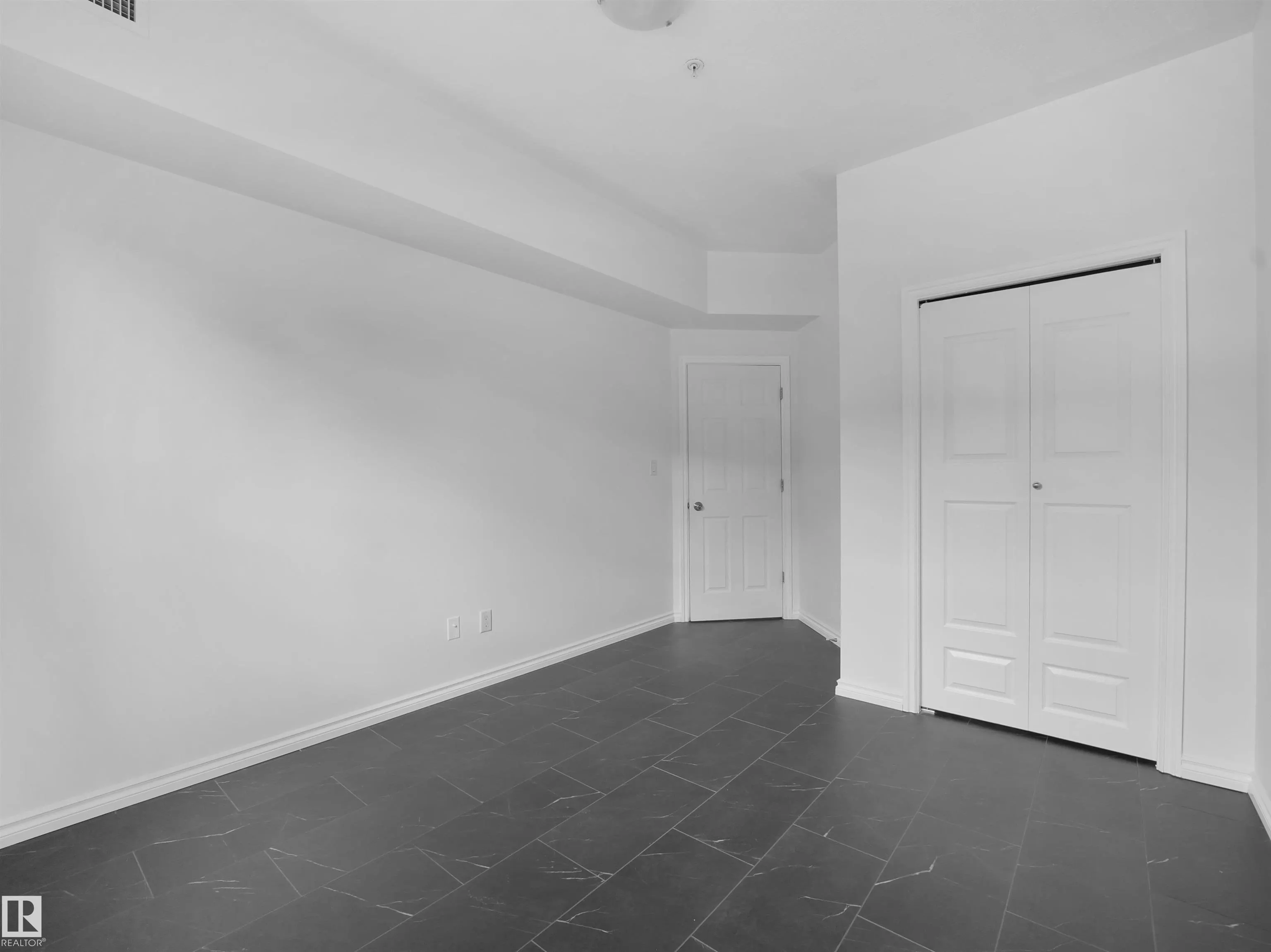 10606 102 Avenue