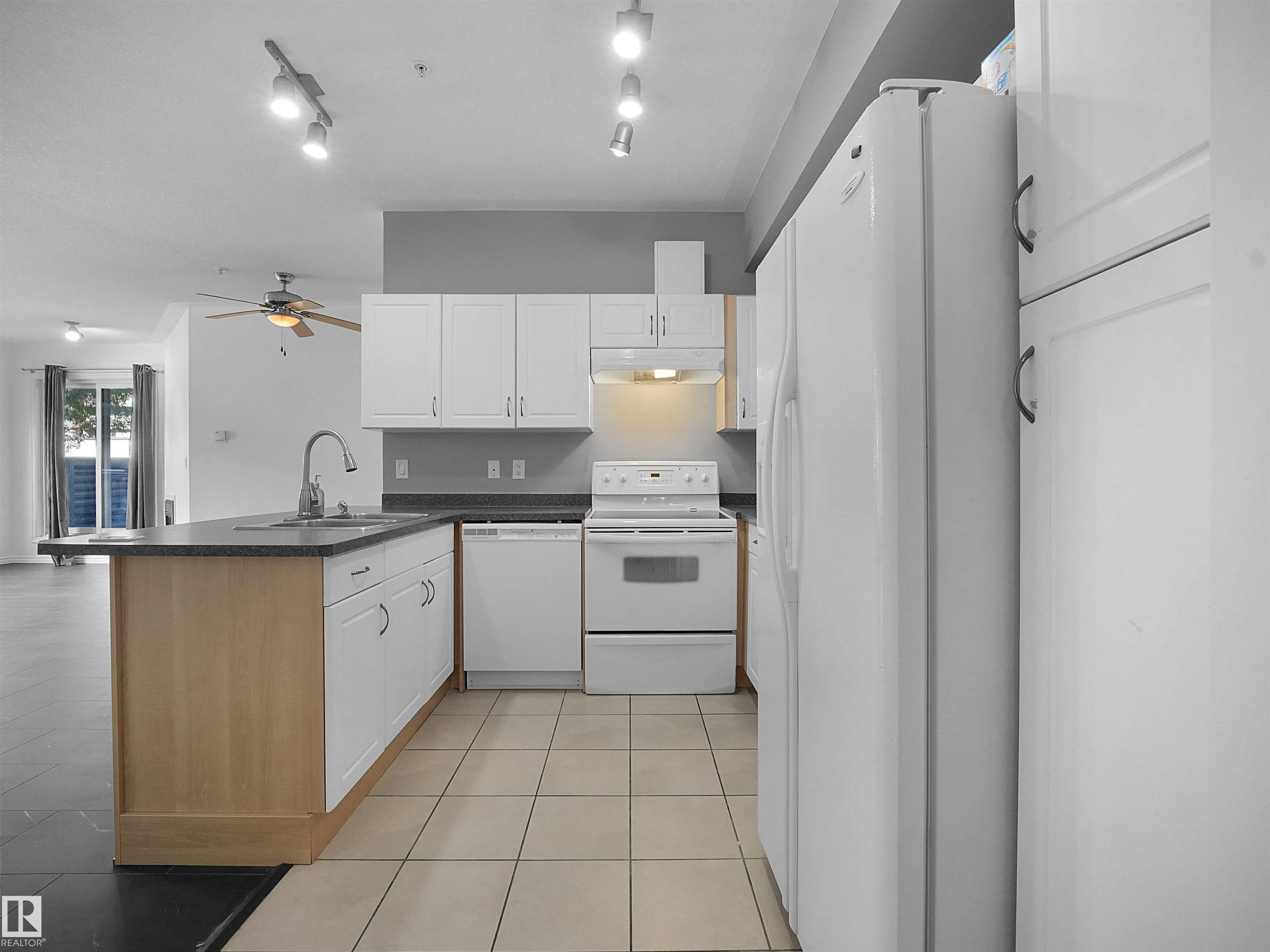 10606 102 Avenue