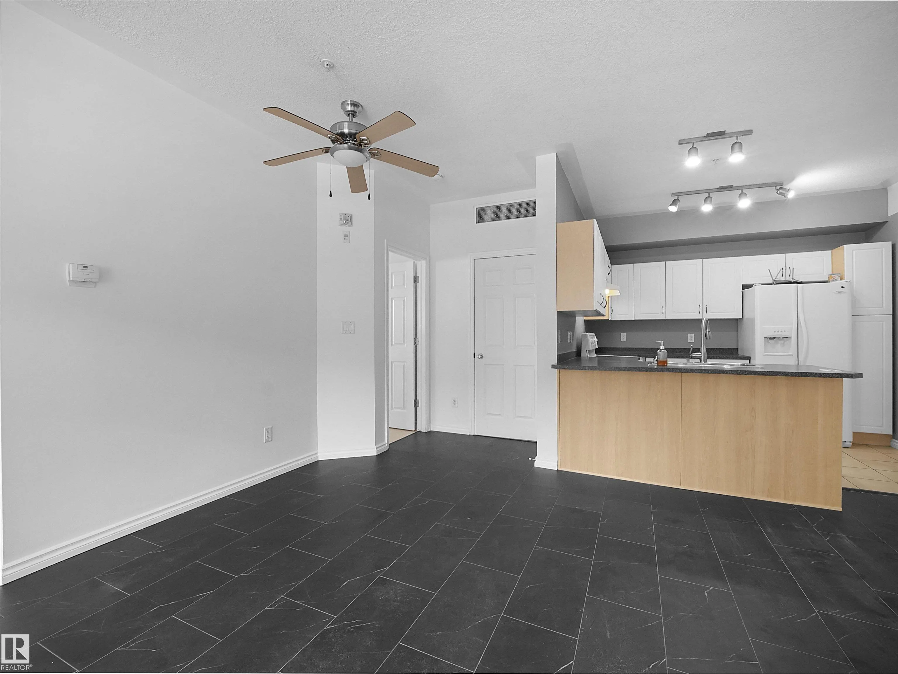 10606 102 Avenue