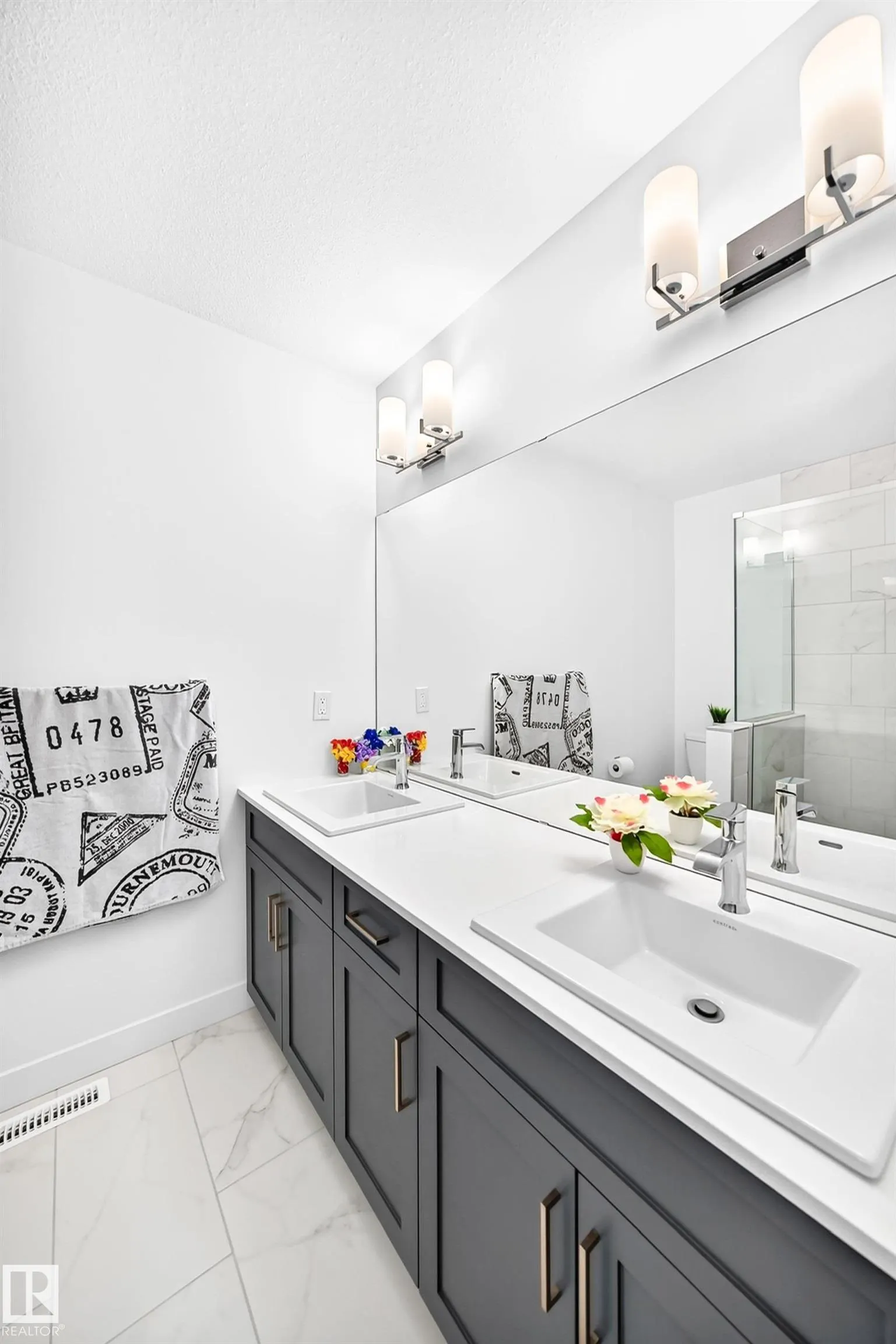 4027 Hawthorn Link
