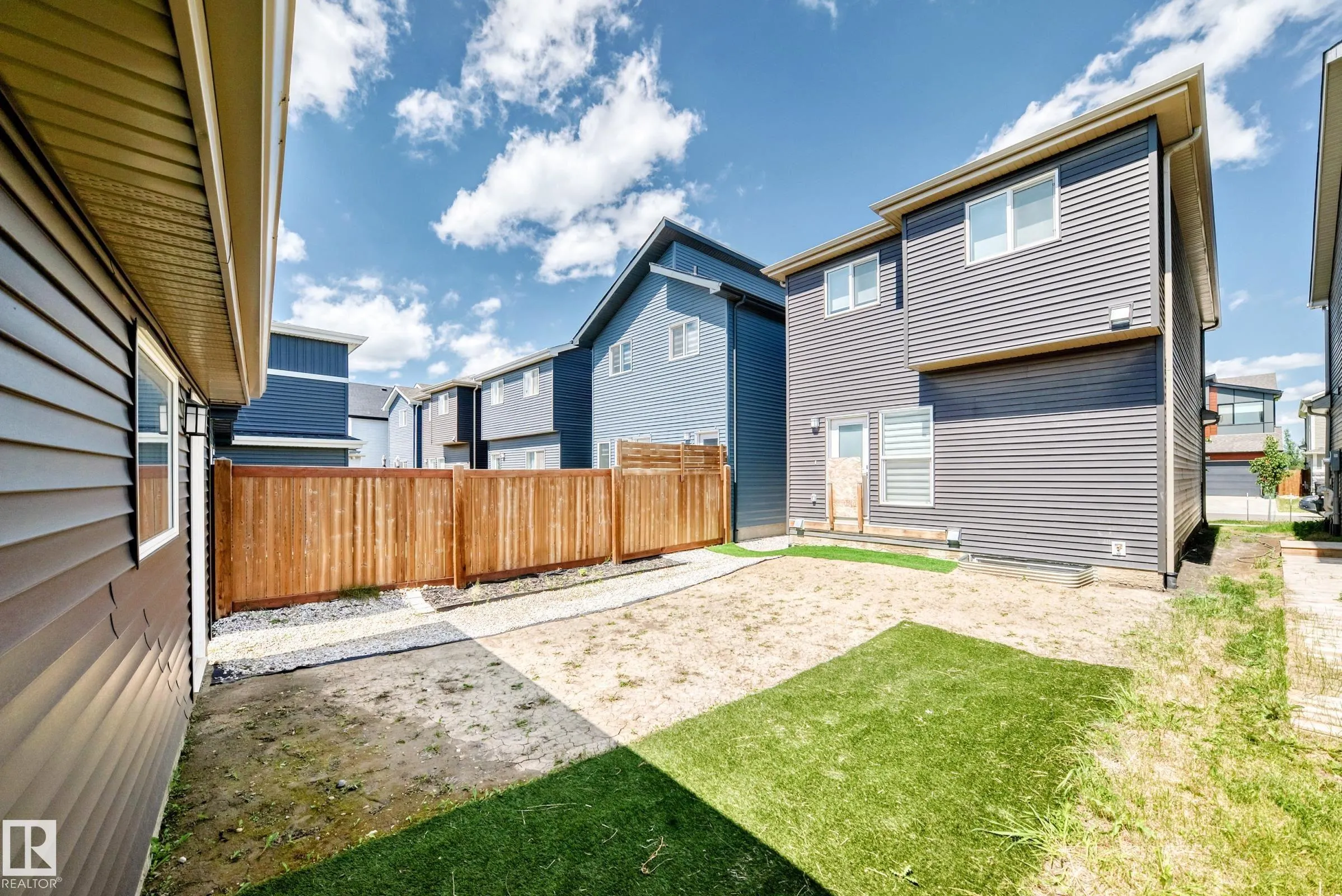 4027 Hawthorn Link
