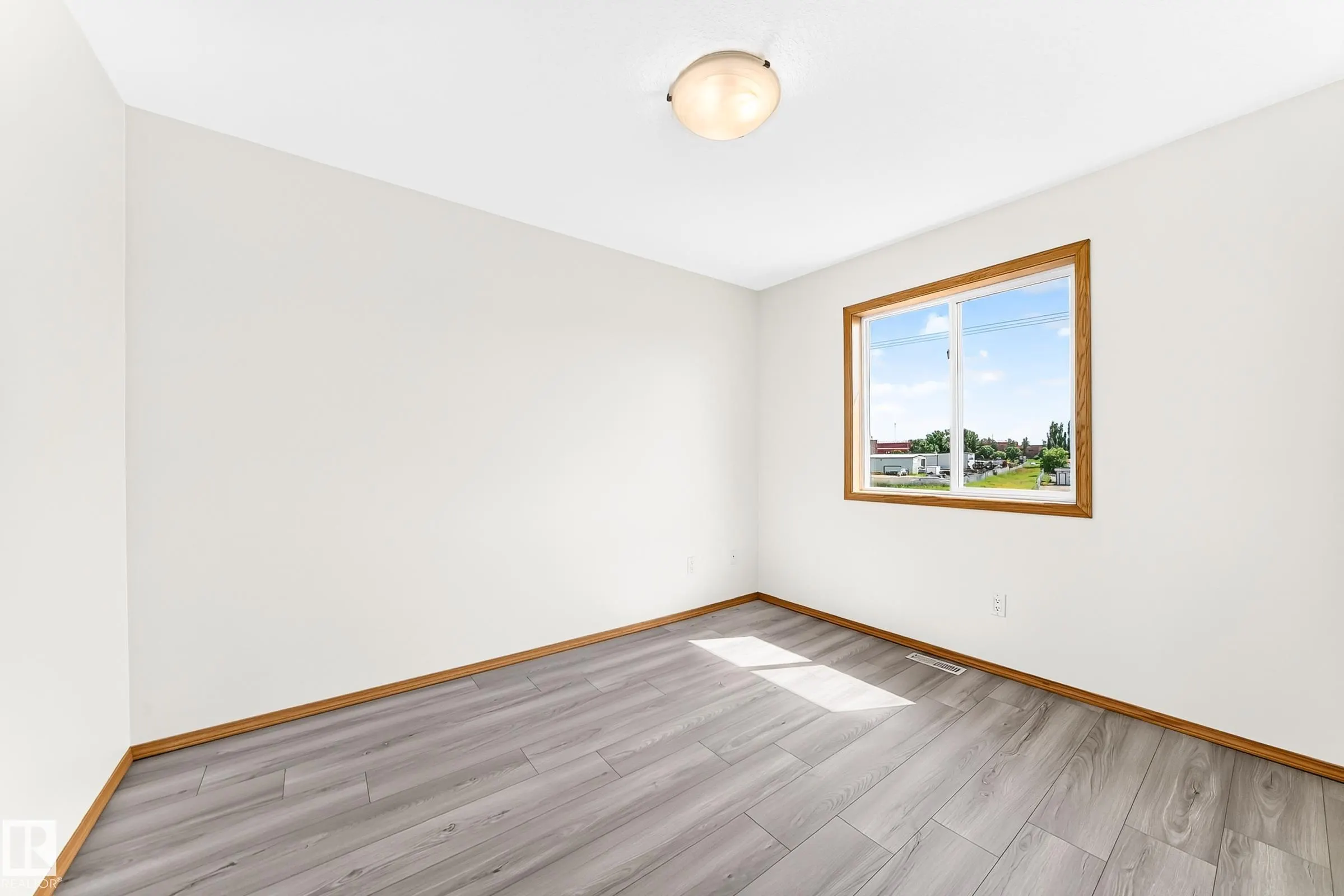 686 KANANASKIS Drive