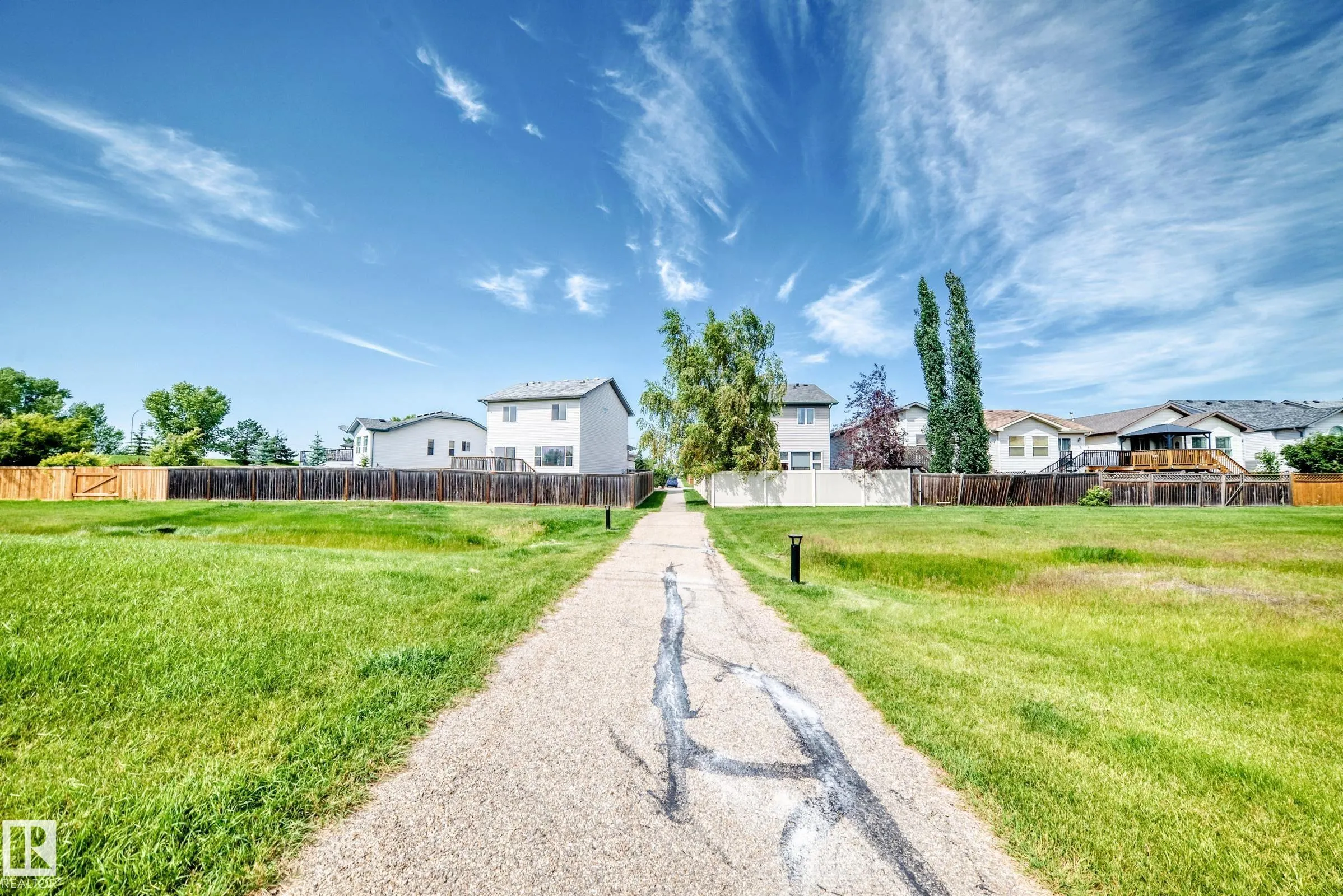 686 KANANASKIS Drive