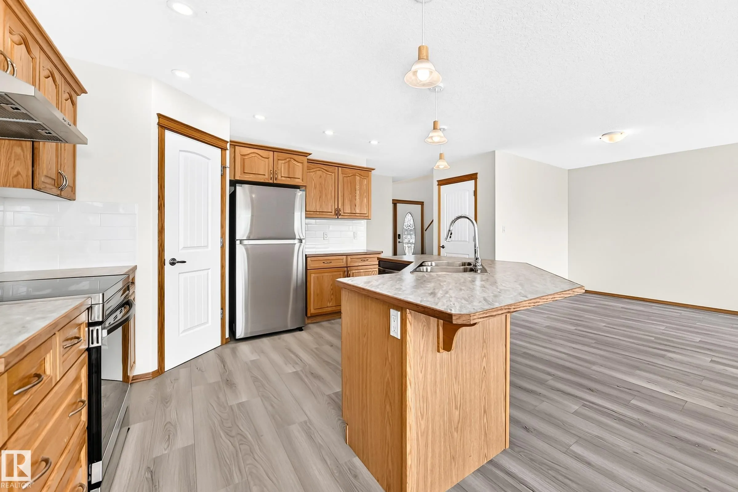 686 KANANASKIS Drive