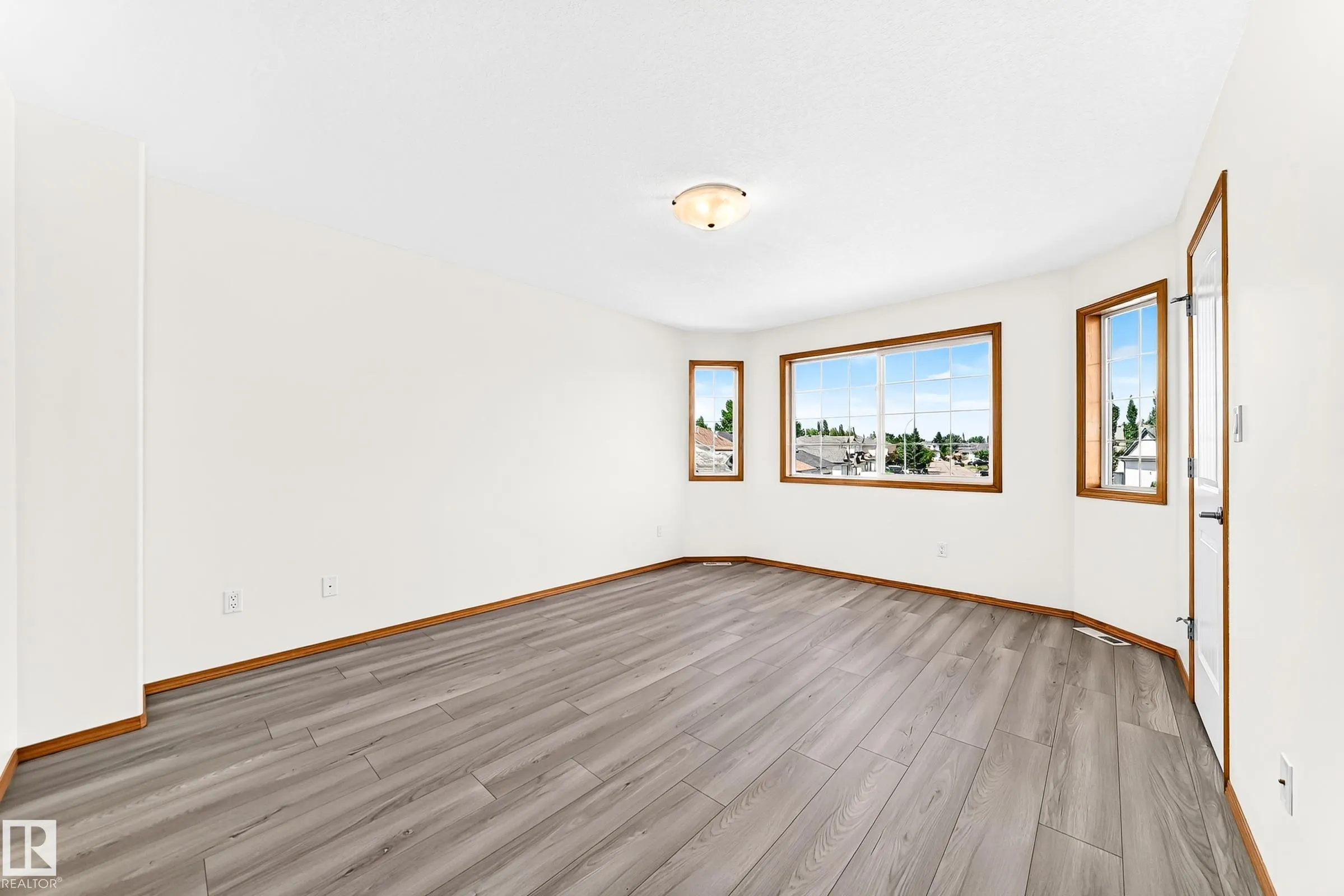 686 KANANASKIS Drive
