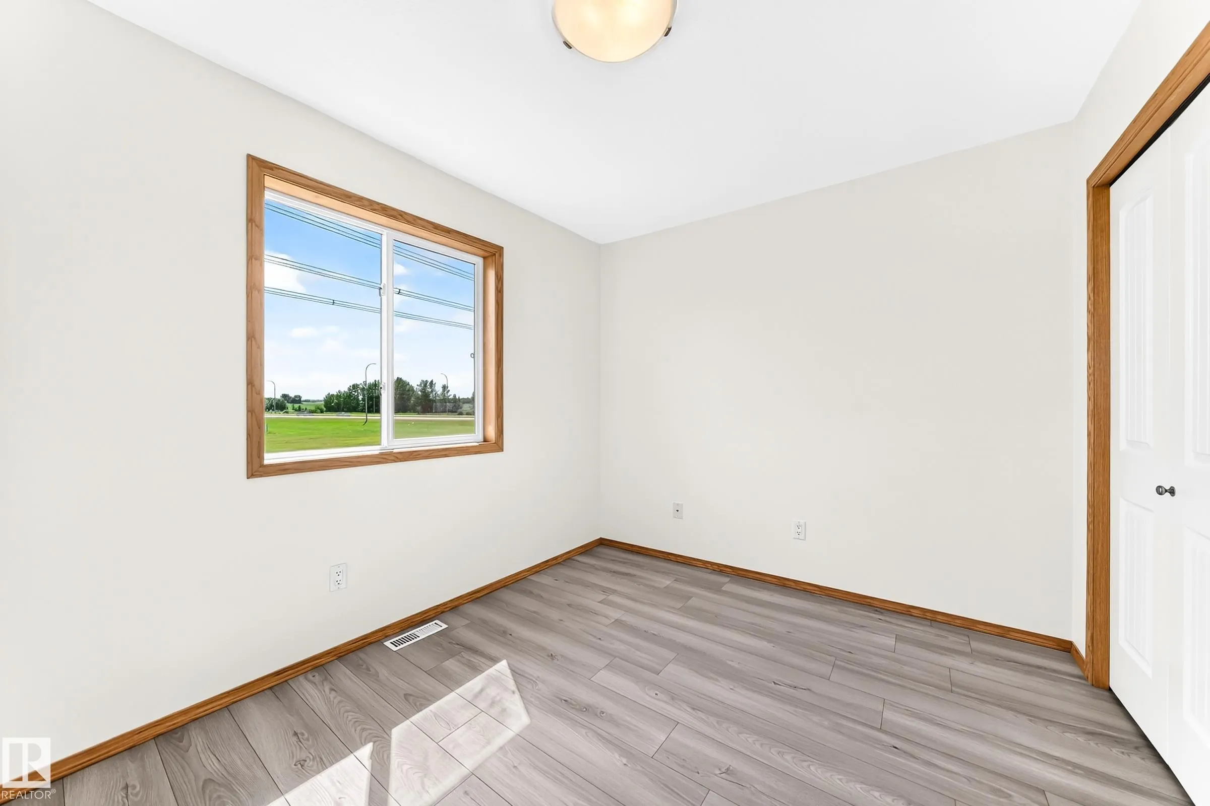 686 KANANASKIS Drive