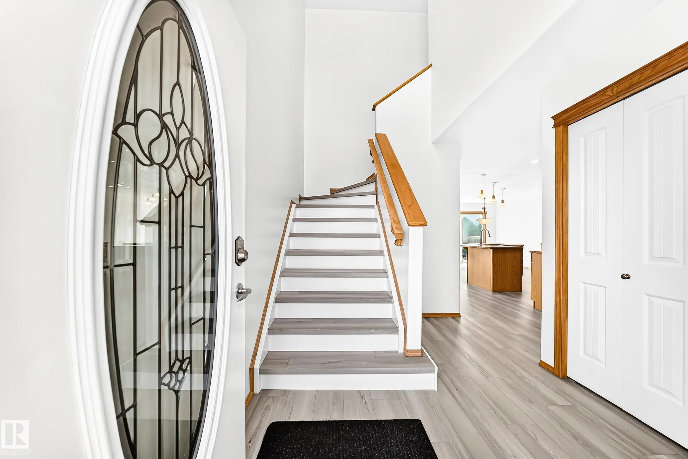 686 KANANASKIS Drive