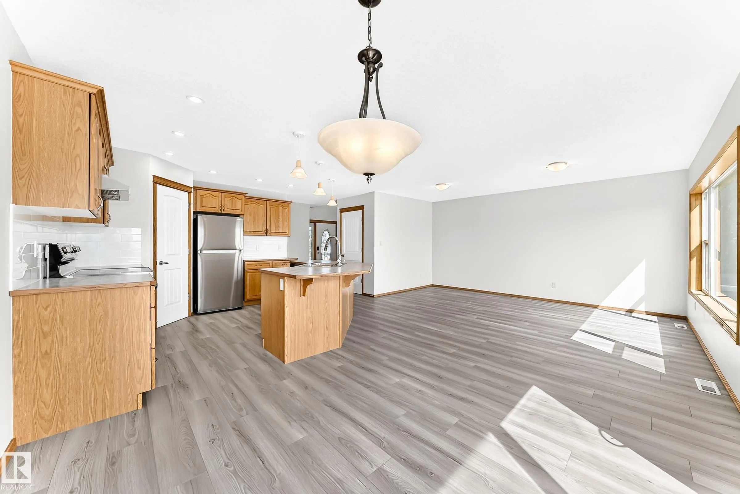 686 KANANASKIS Drive