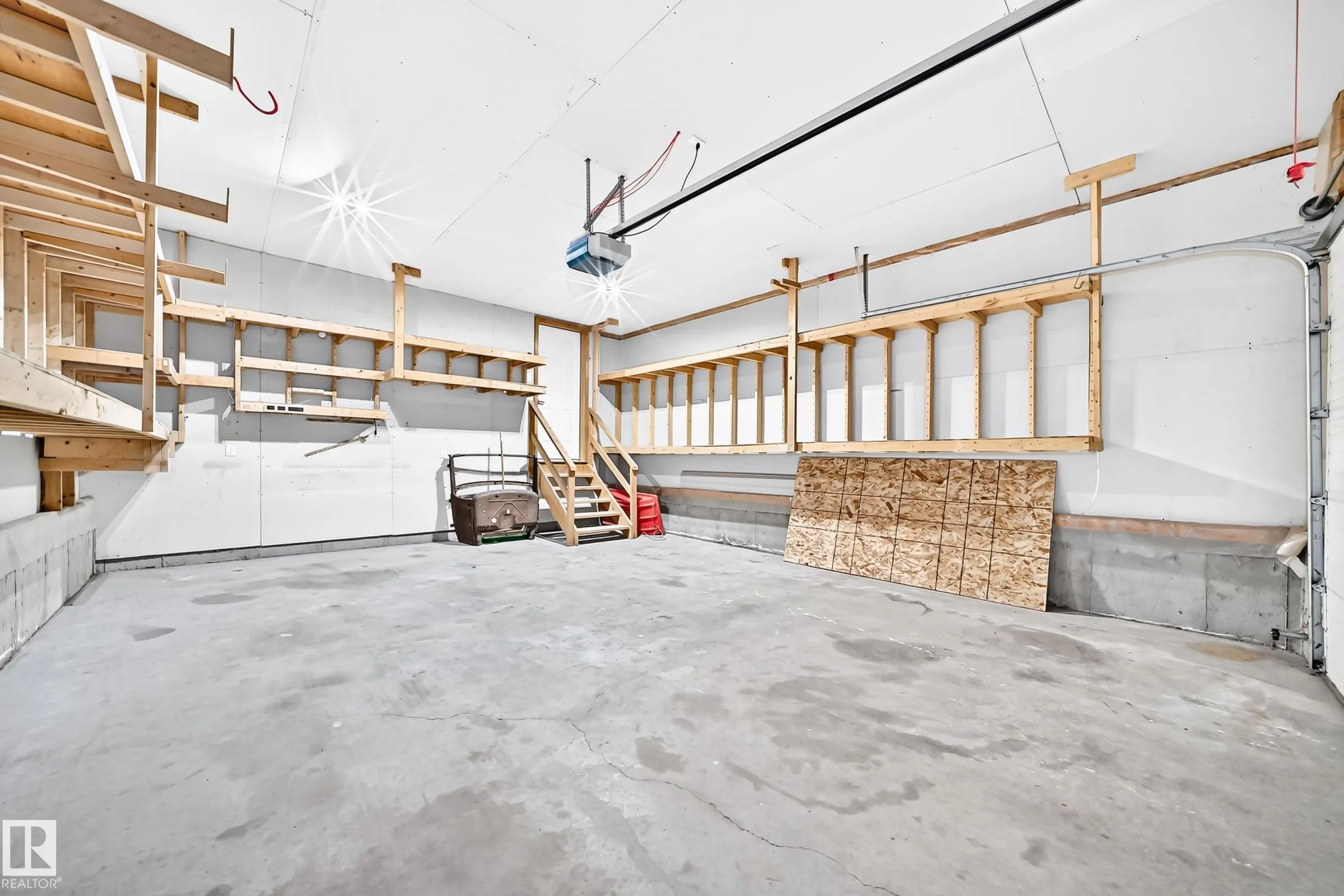 686 KANANASKIS Drive