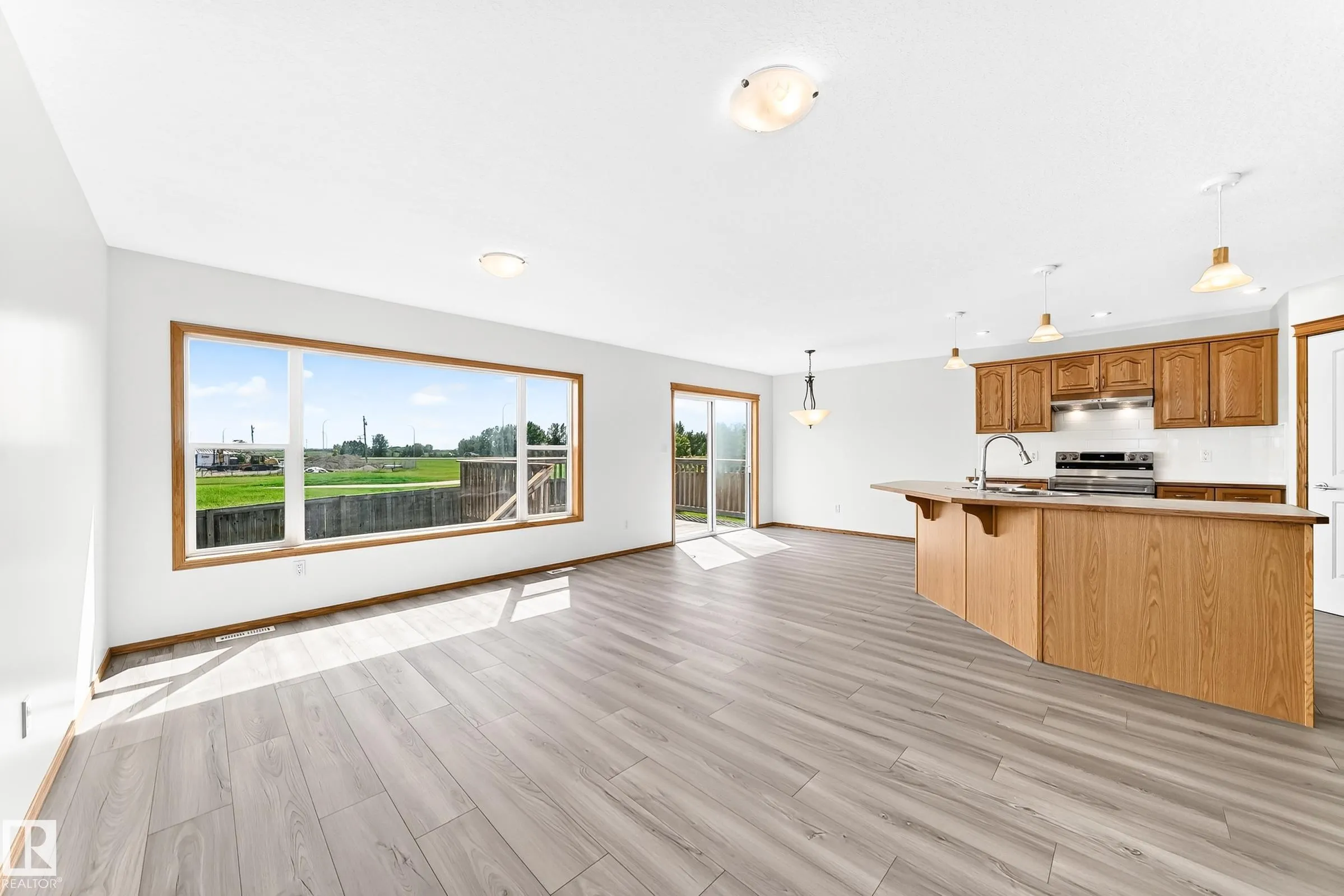 686 KANANASKIS Drive