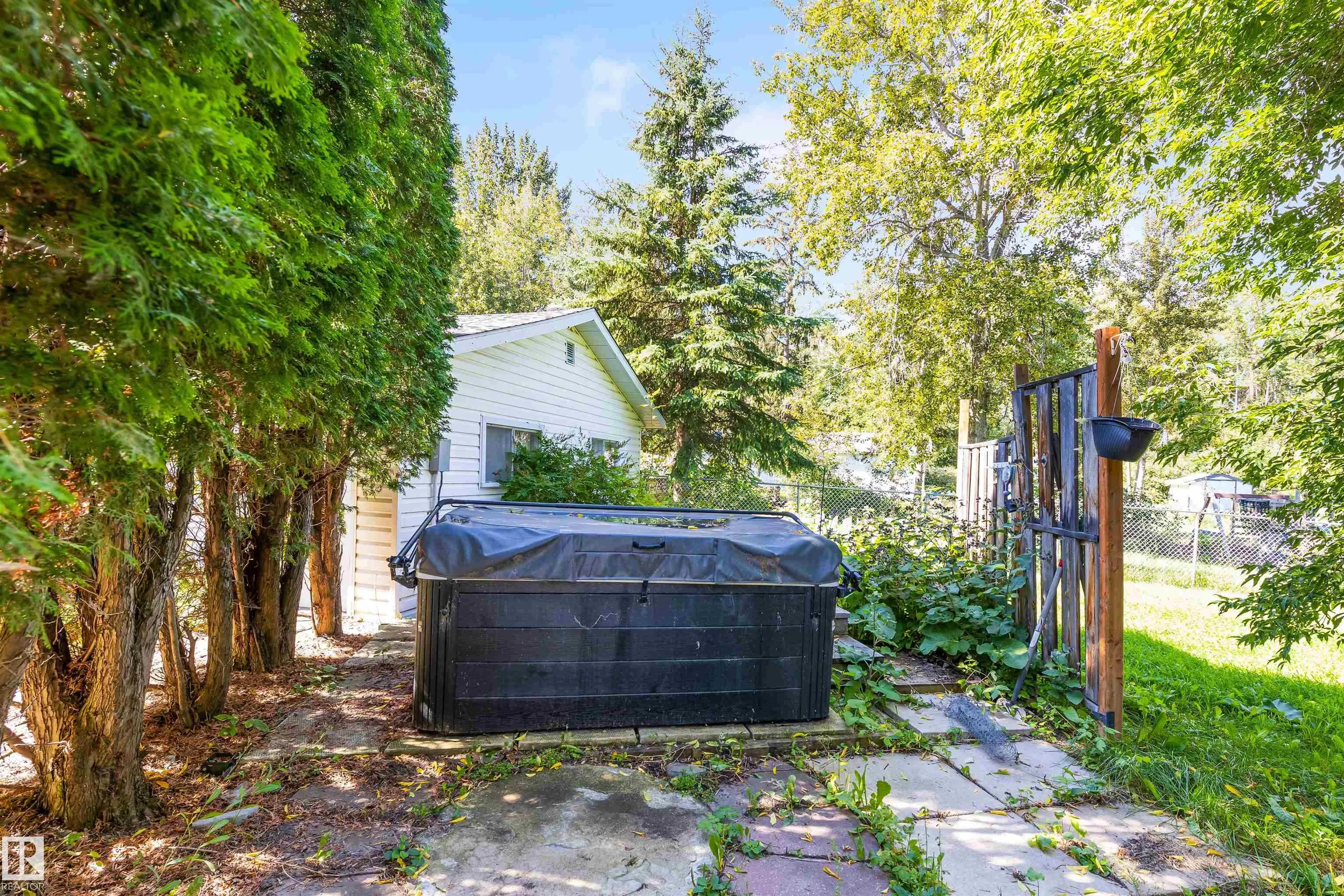 1700 LAKESIDE Drive