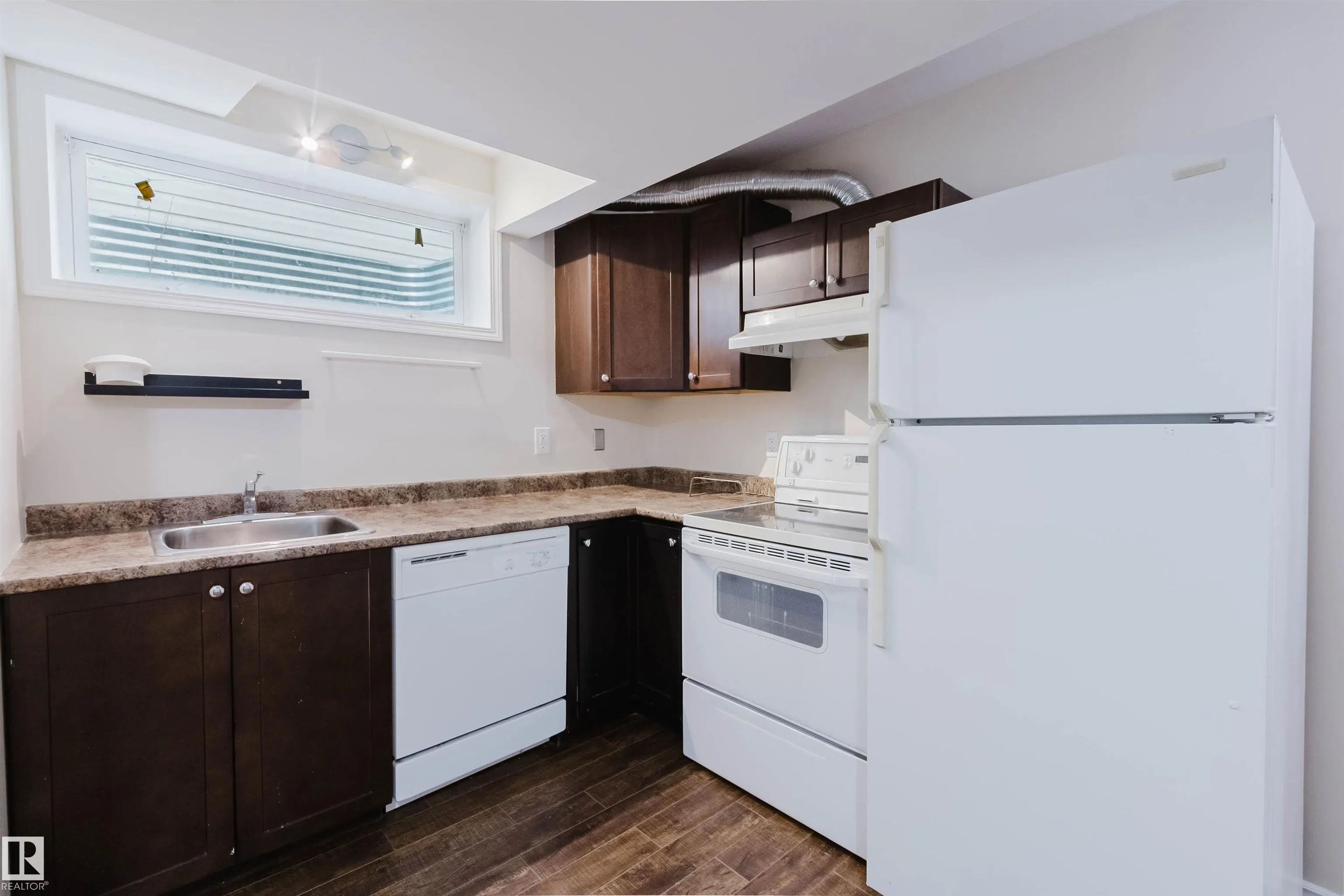 1686 TOMPKINS Wynd