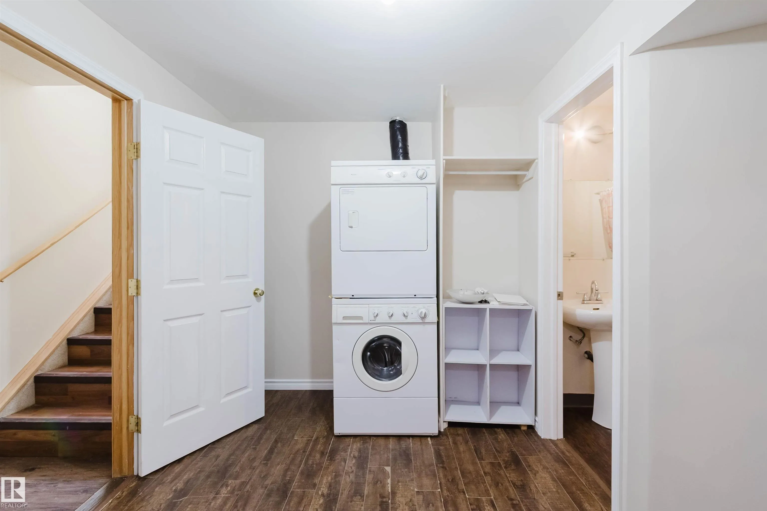 1686 TOMPKINS Wynd