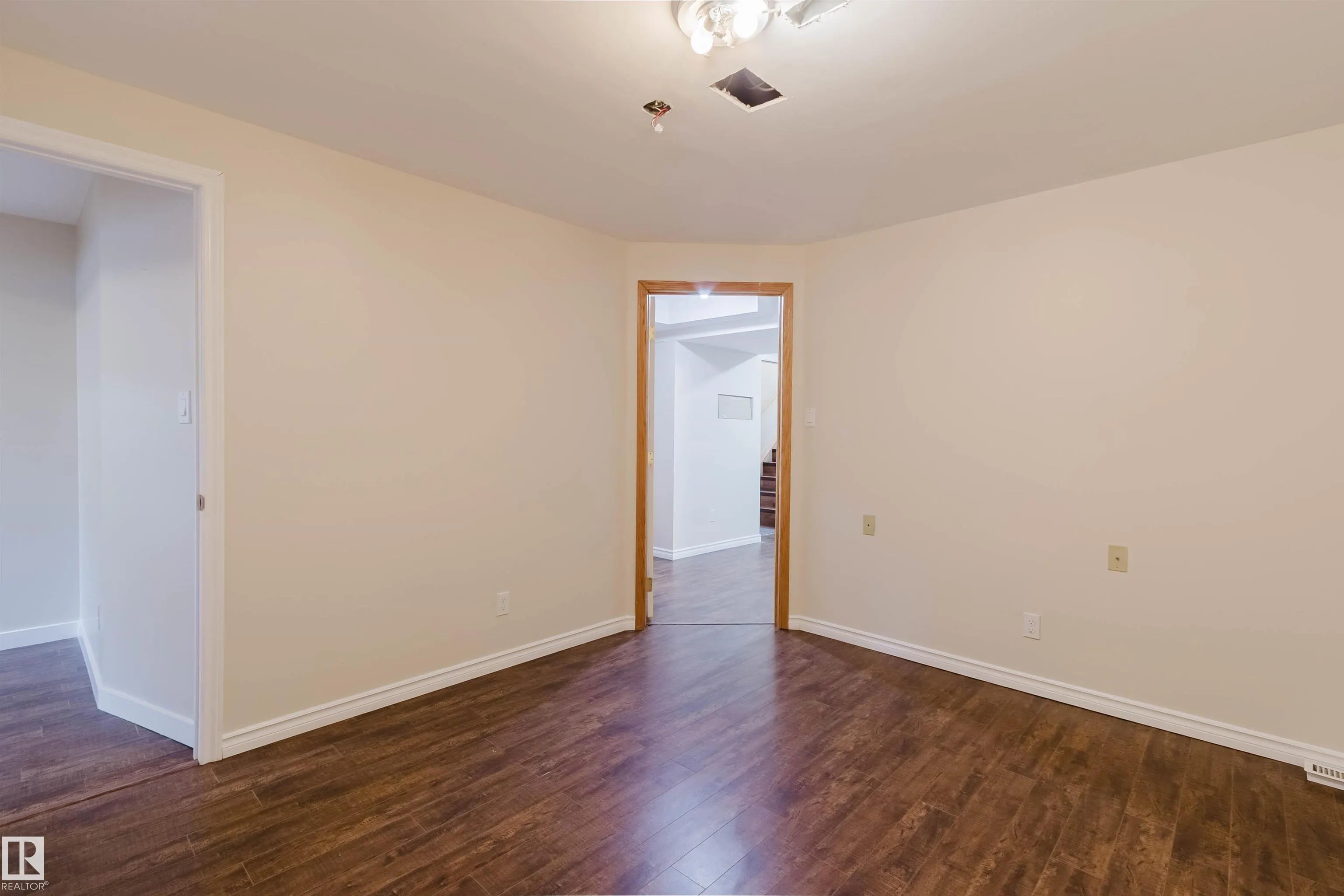 1686 TOMPKINS Wynd