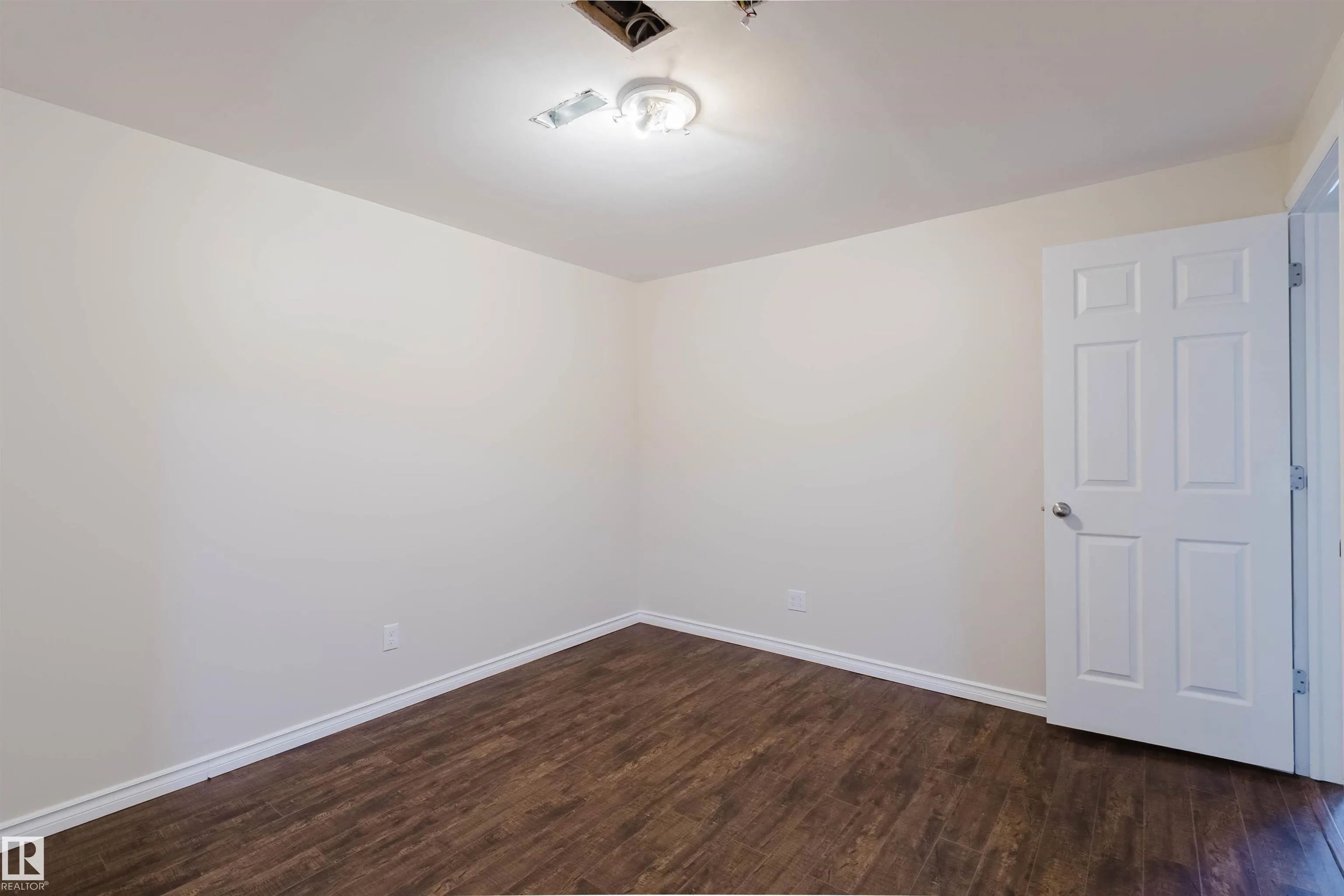 1686 TOMPKINS Wynd