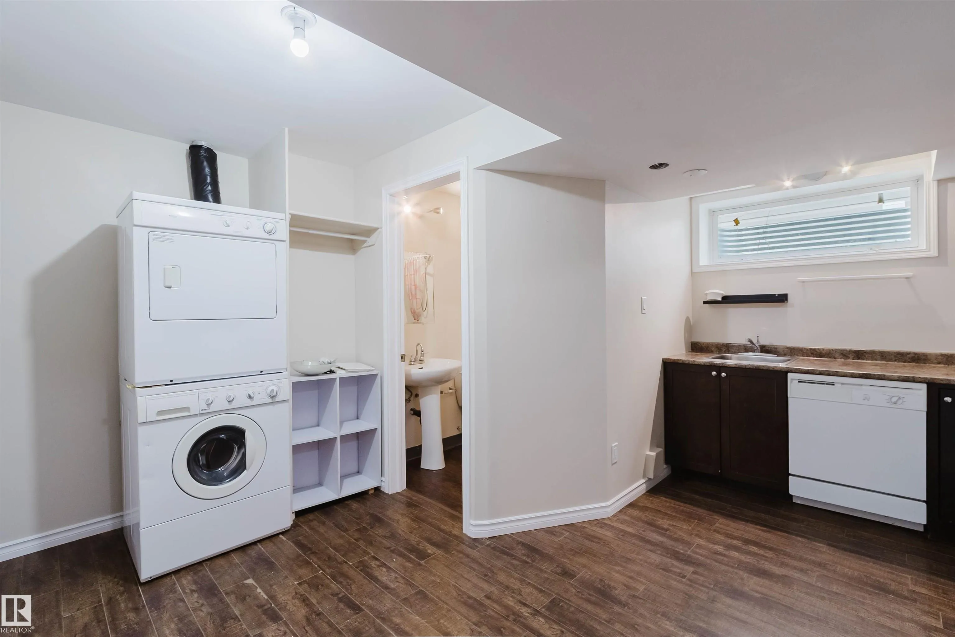 1686 TOMPKINS Wynd