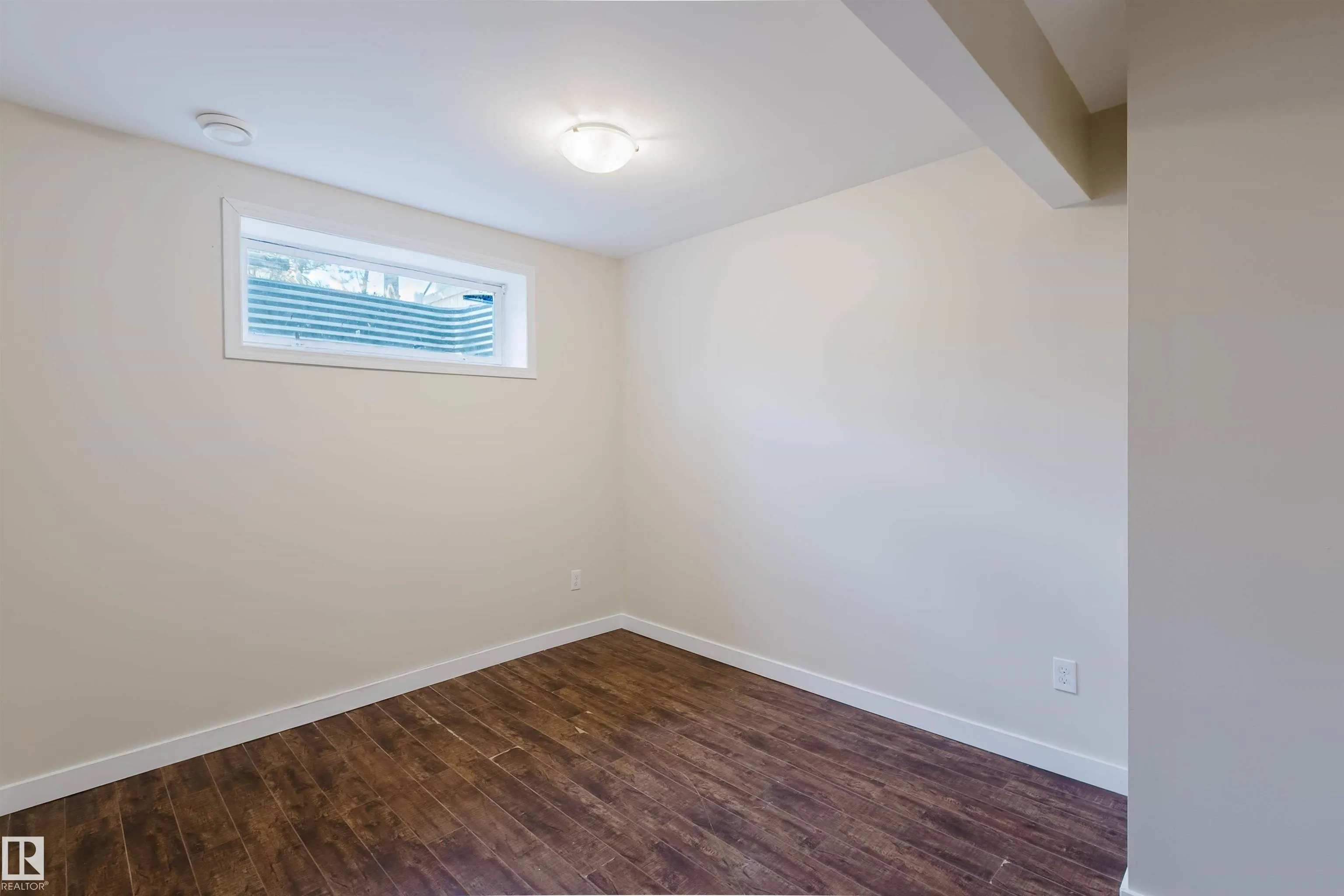 1686 TOMPKINS Wynd