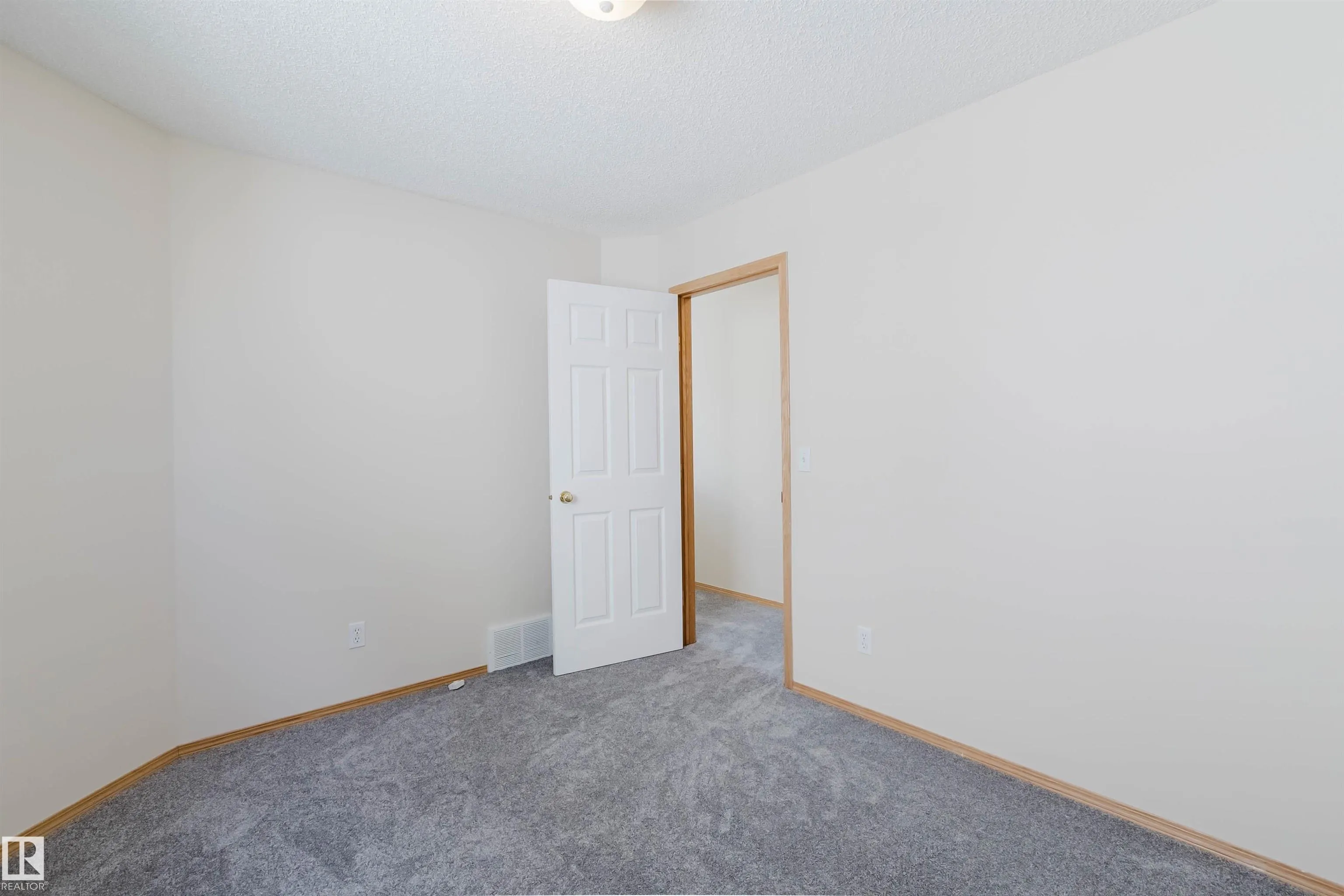 1686 TOMPKINS Wynd