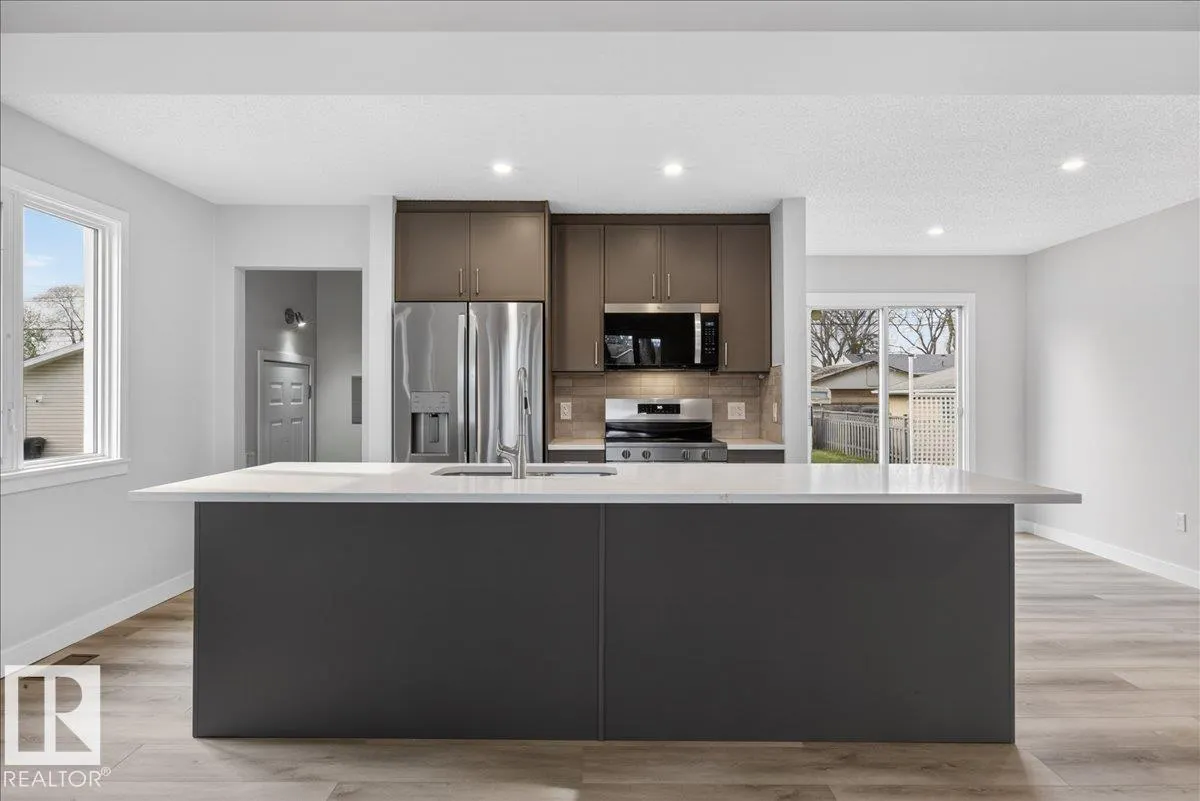 9723 65 Avenue