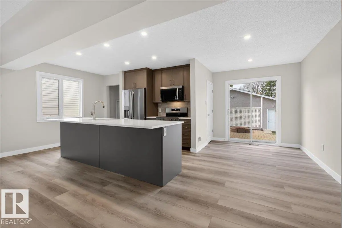 9723 65 Avenue